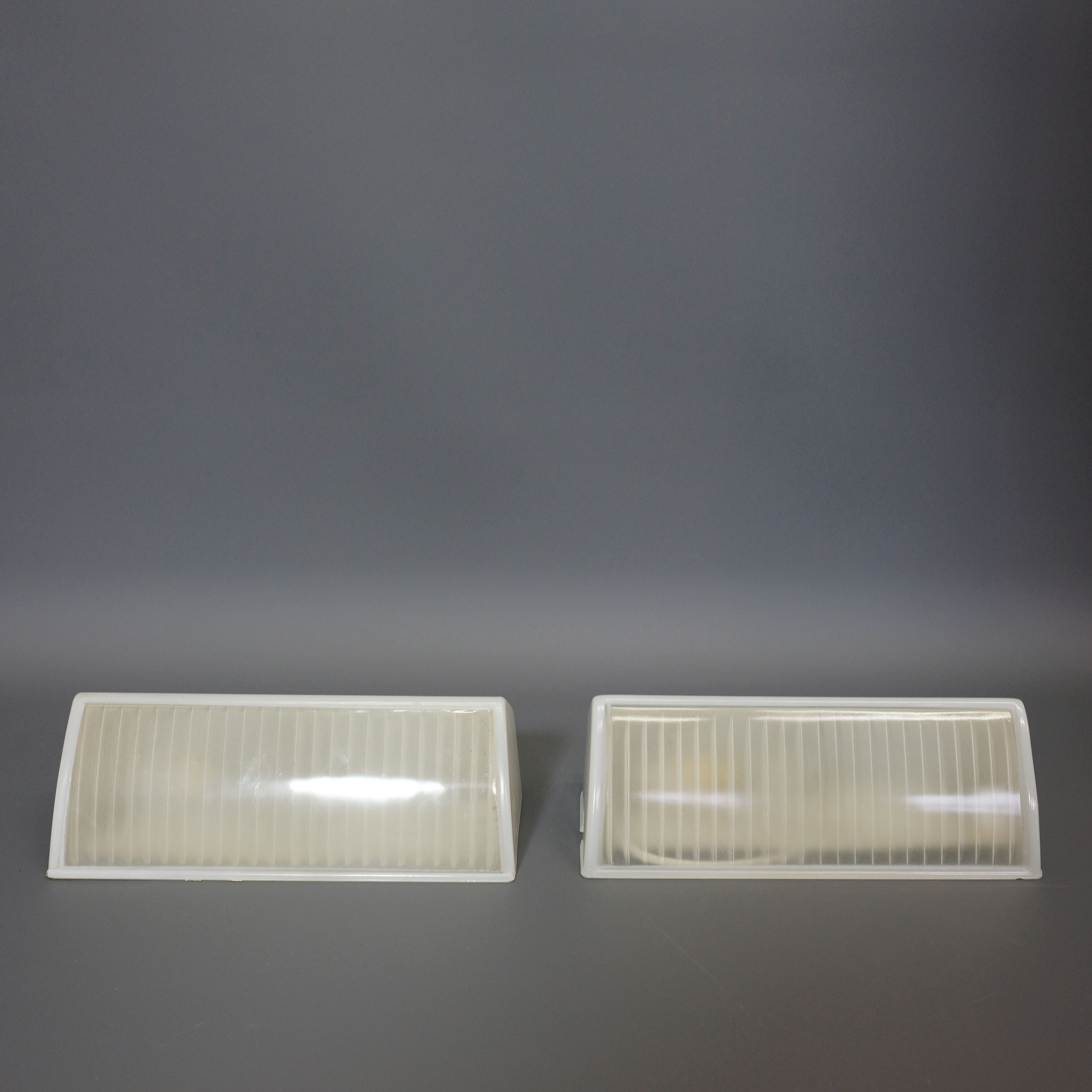 Pair of glass wall light of the years 50 Holophane