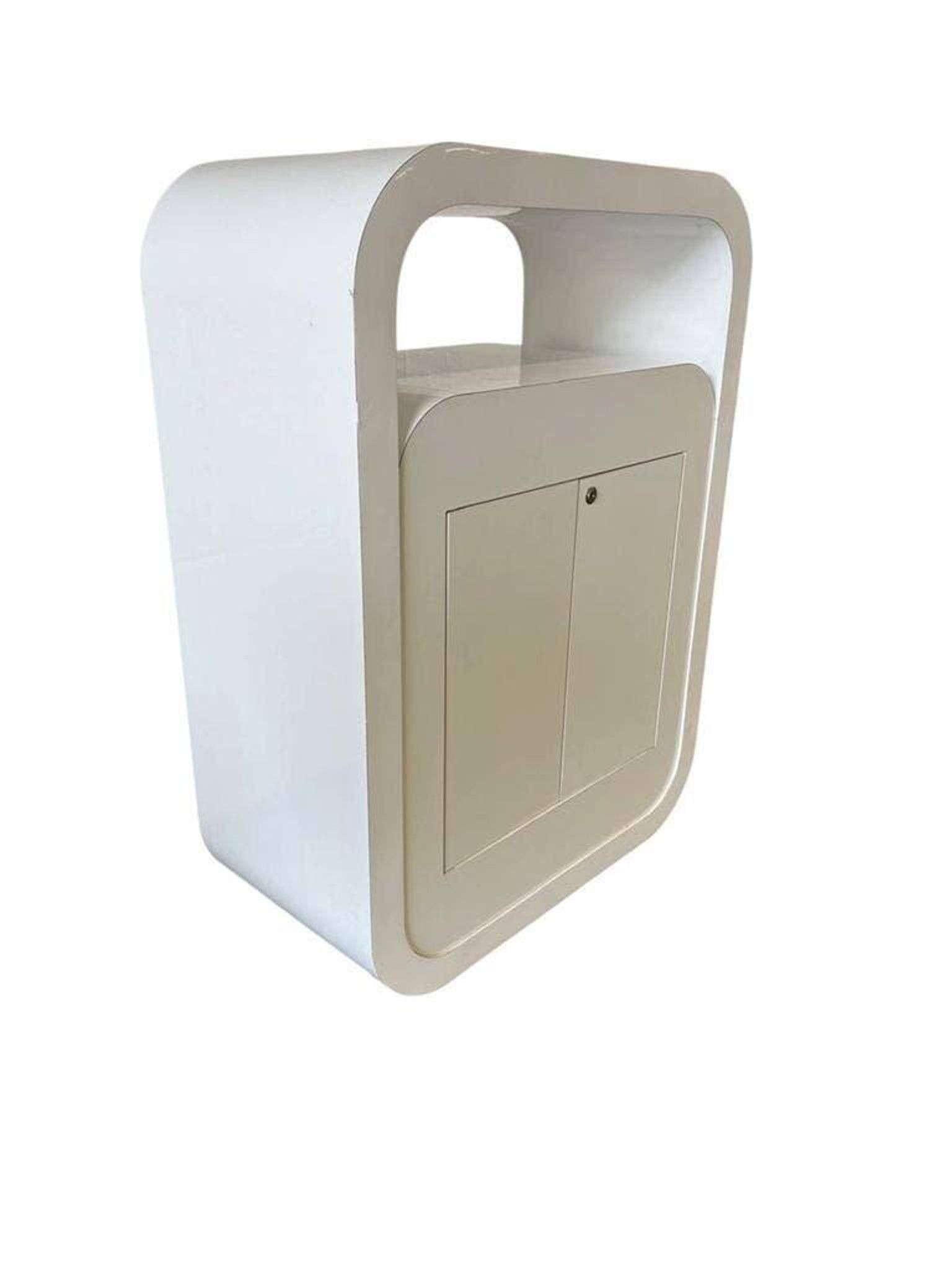 Commode vintage blanche incurvée