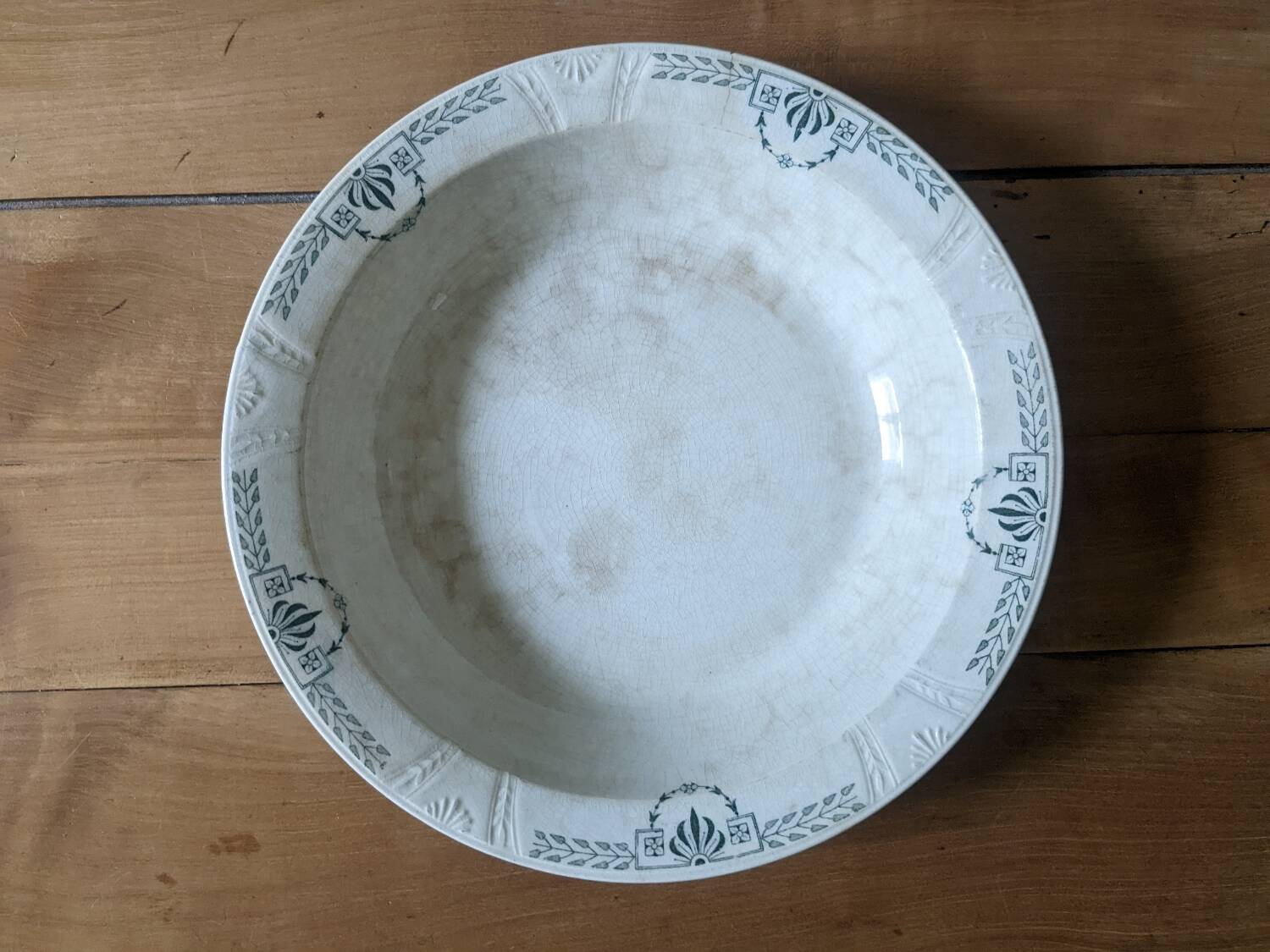 Iron earth dish, Gien, Clara