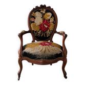 fauteuil louis XV avec tapisserie florale