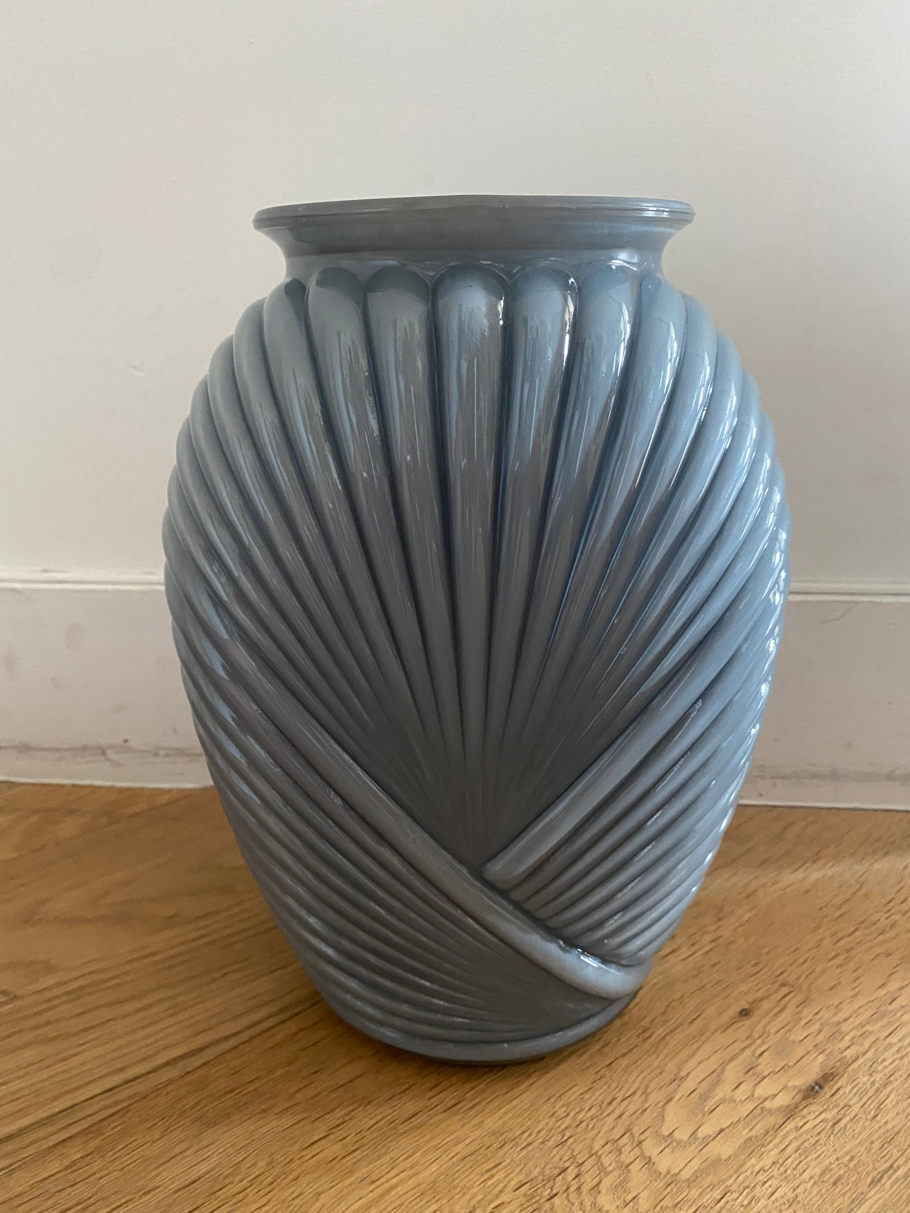 Vase  art déco en verre gris Anchor Hocking