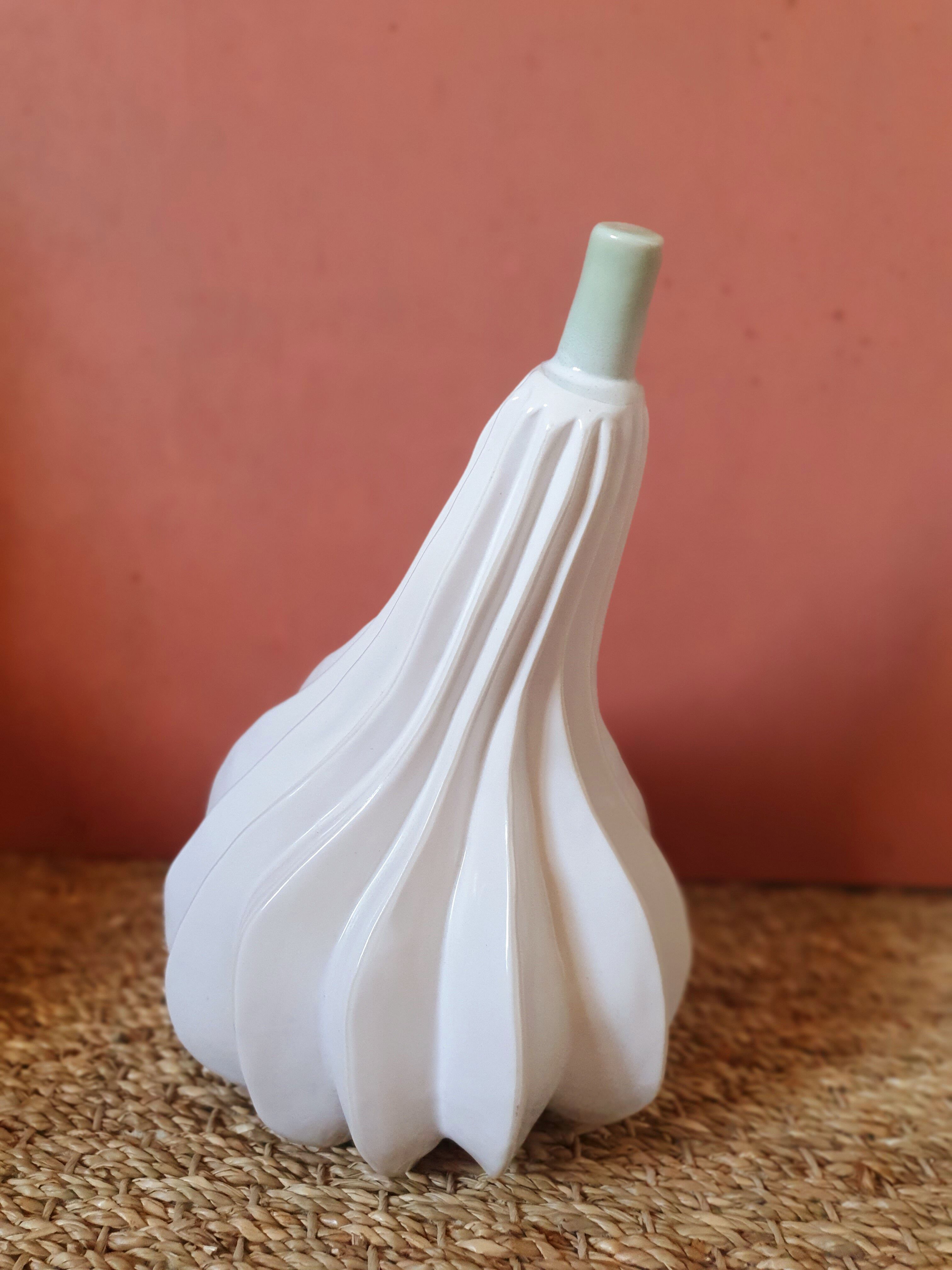 White ceramic coloquinte