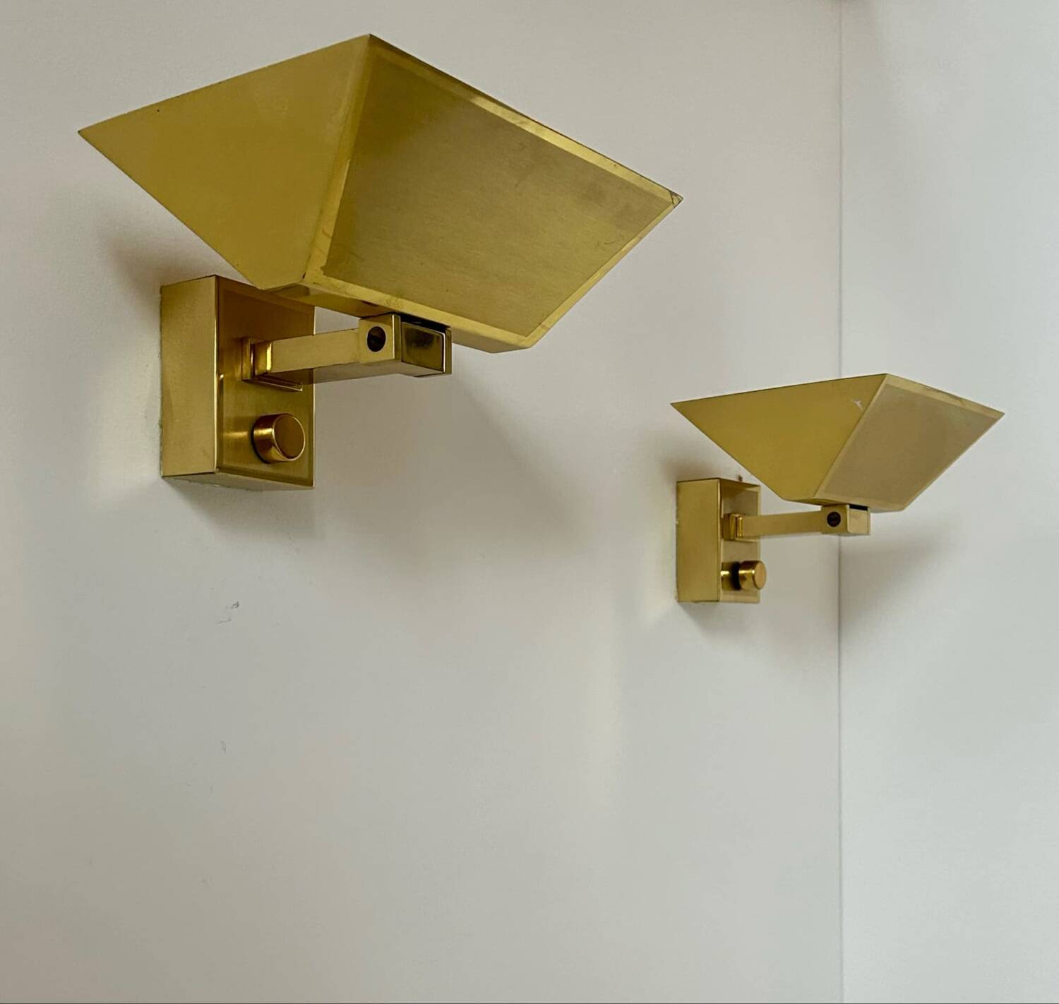 Pair of vintage wall lights, brass, Italy 1970