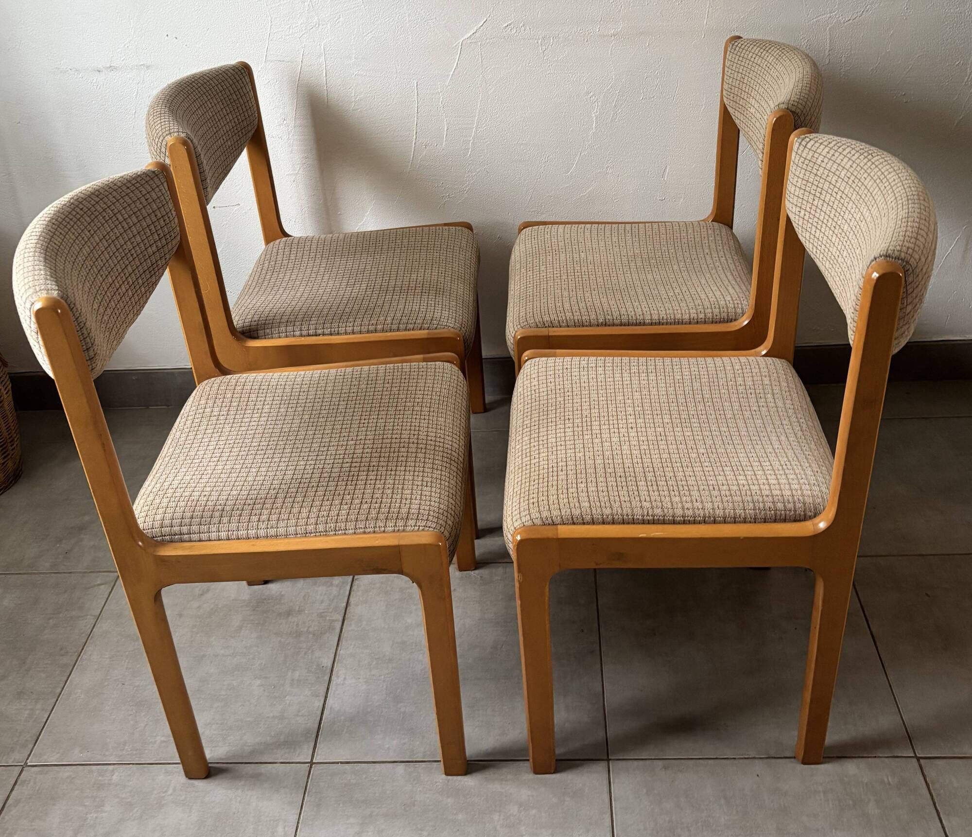 Set of 4 Scandinavian Baumann chairs in solid elm – 1970s