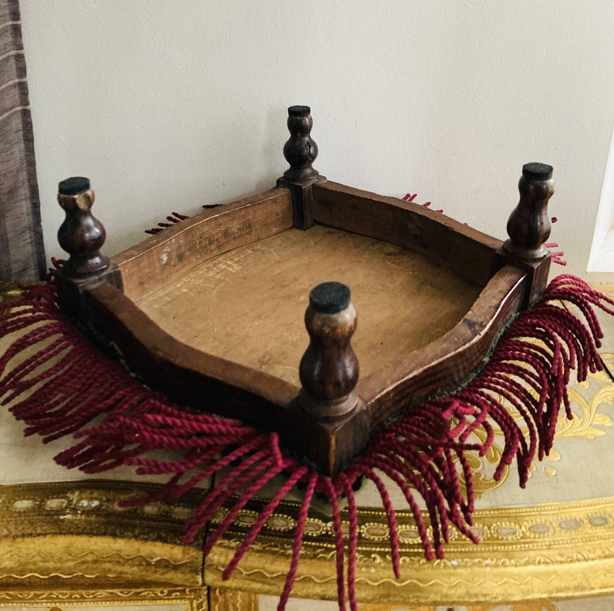 Repose pieds Napoleon III époque XIXe tapisserie aux points de croix
