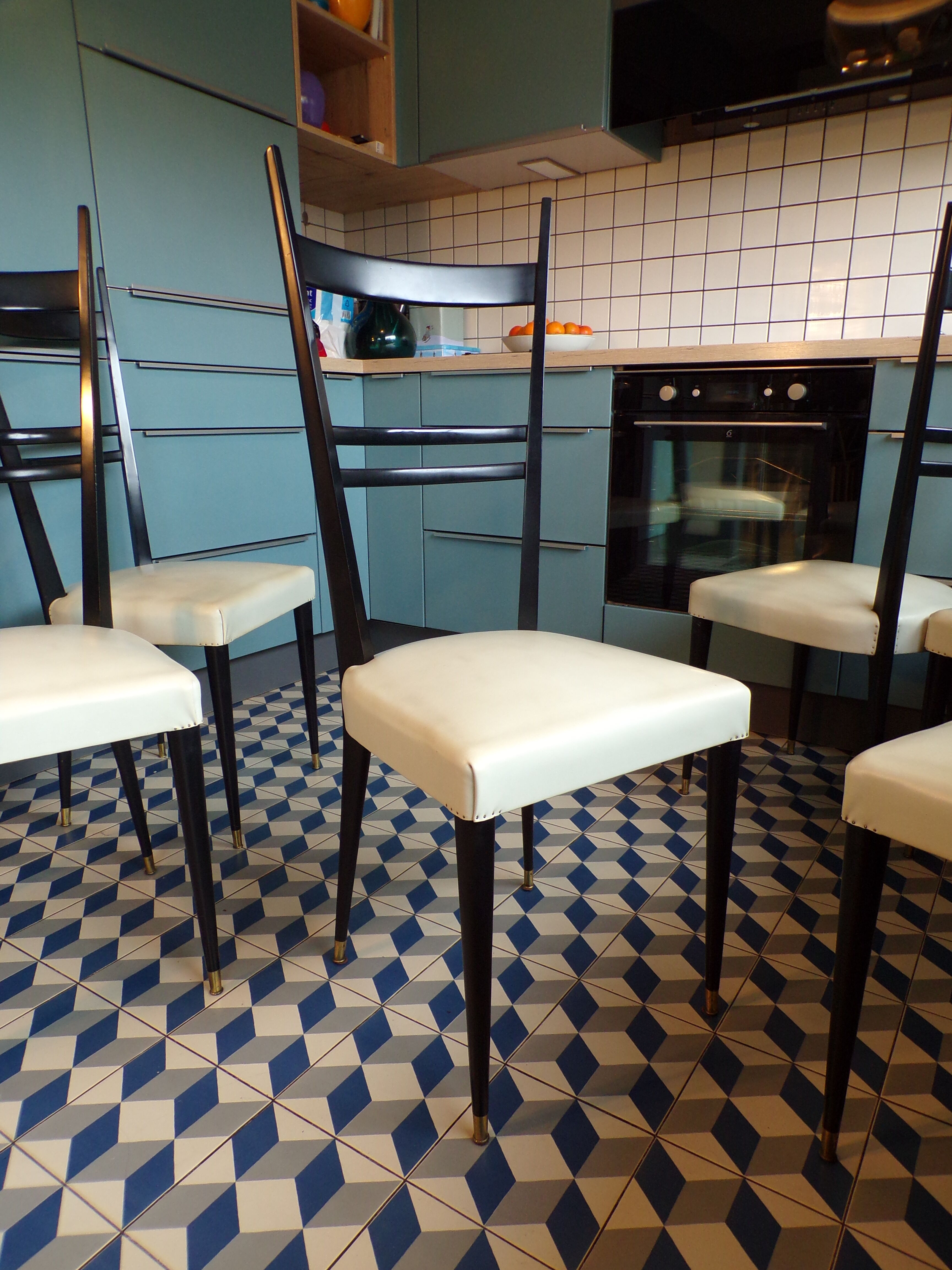 Suite 6 Italian chairs 1960