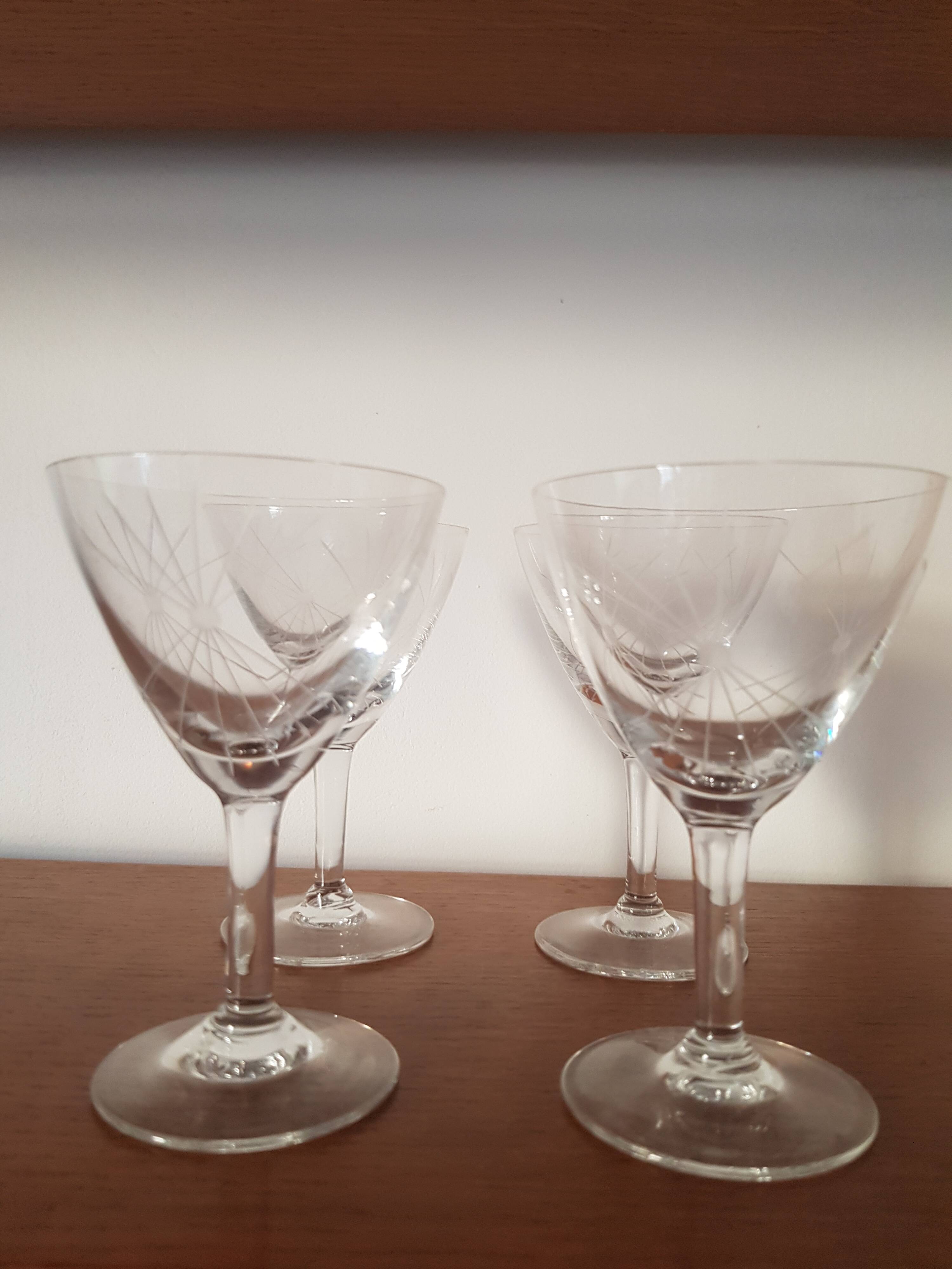 Set of 4 star-engraved glasses from the 50s