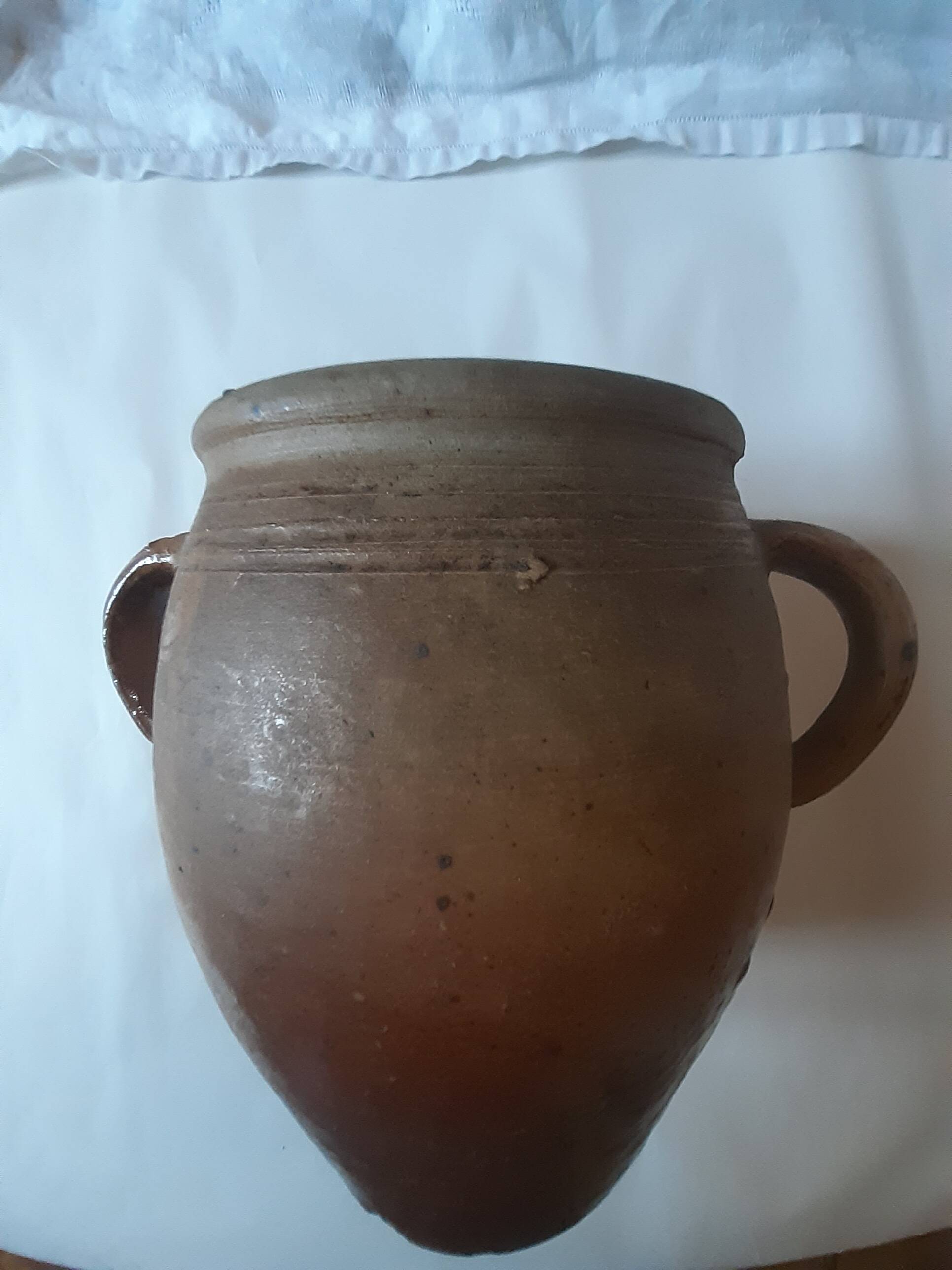 Vase with two handles in terracotta numbered "7"