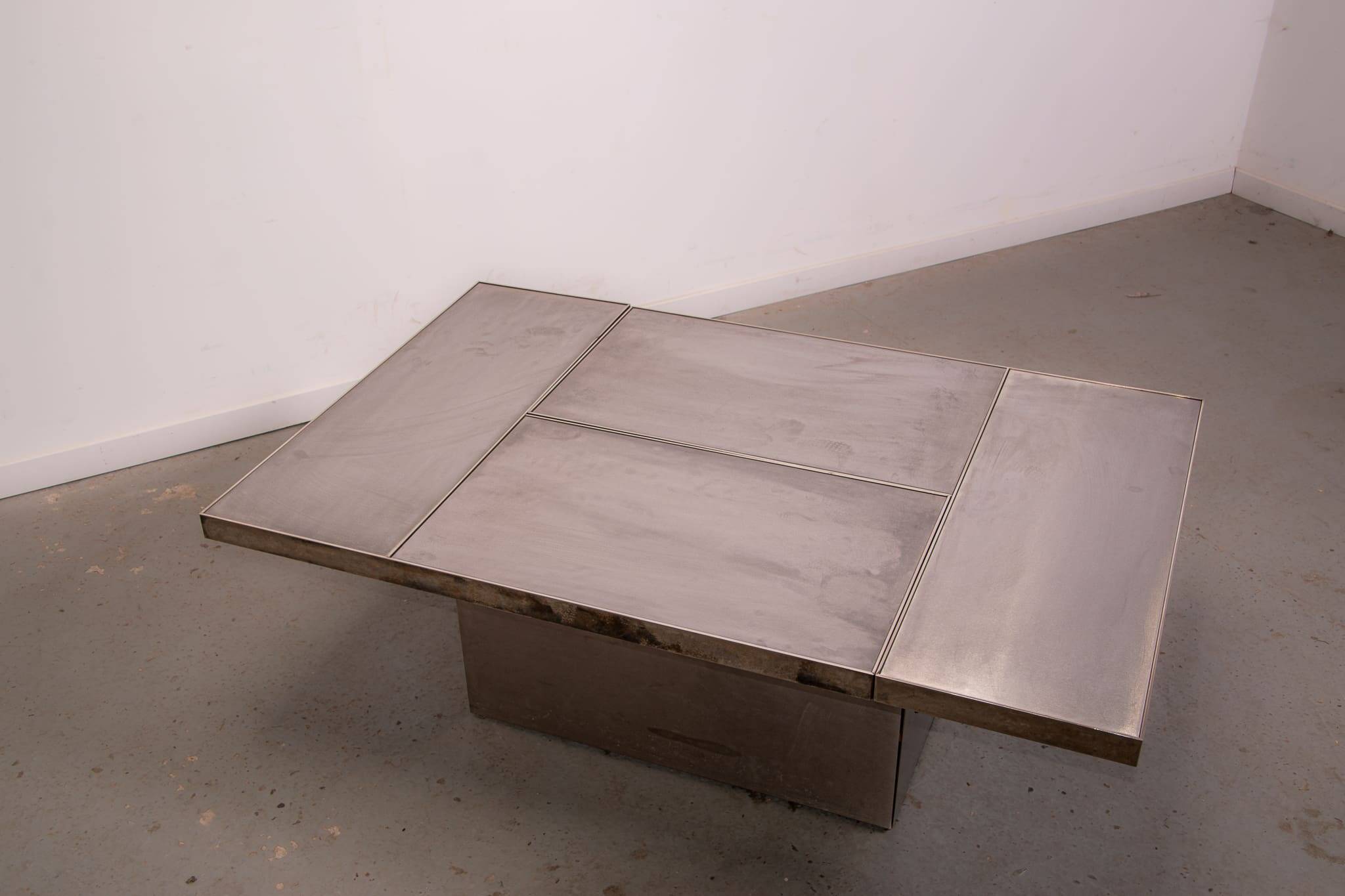 Table basse Belgo en métal brossé chromé