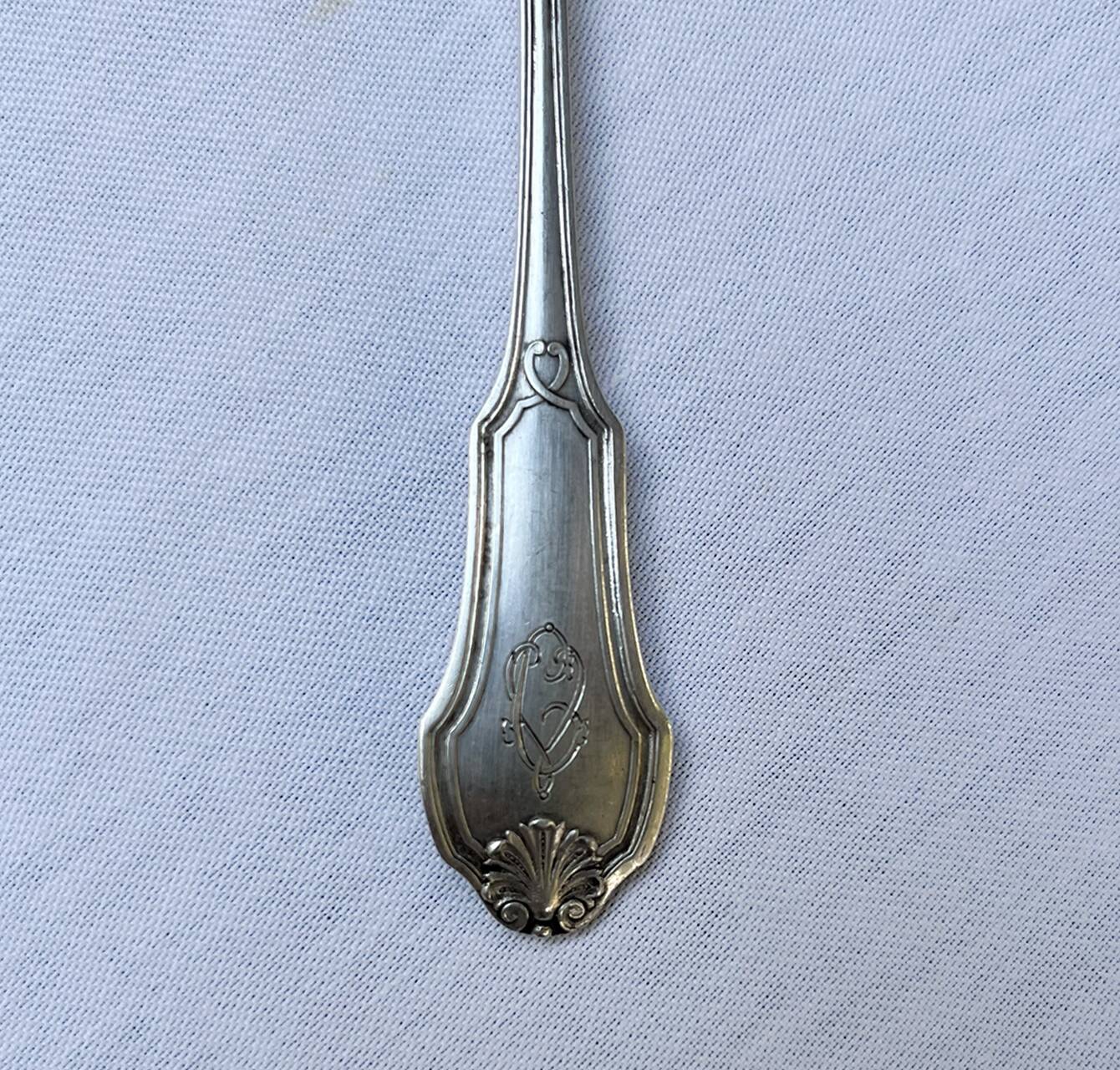 Pelle et cuillère saupoudreuse