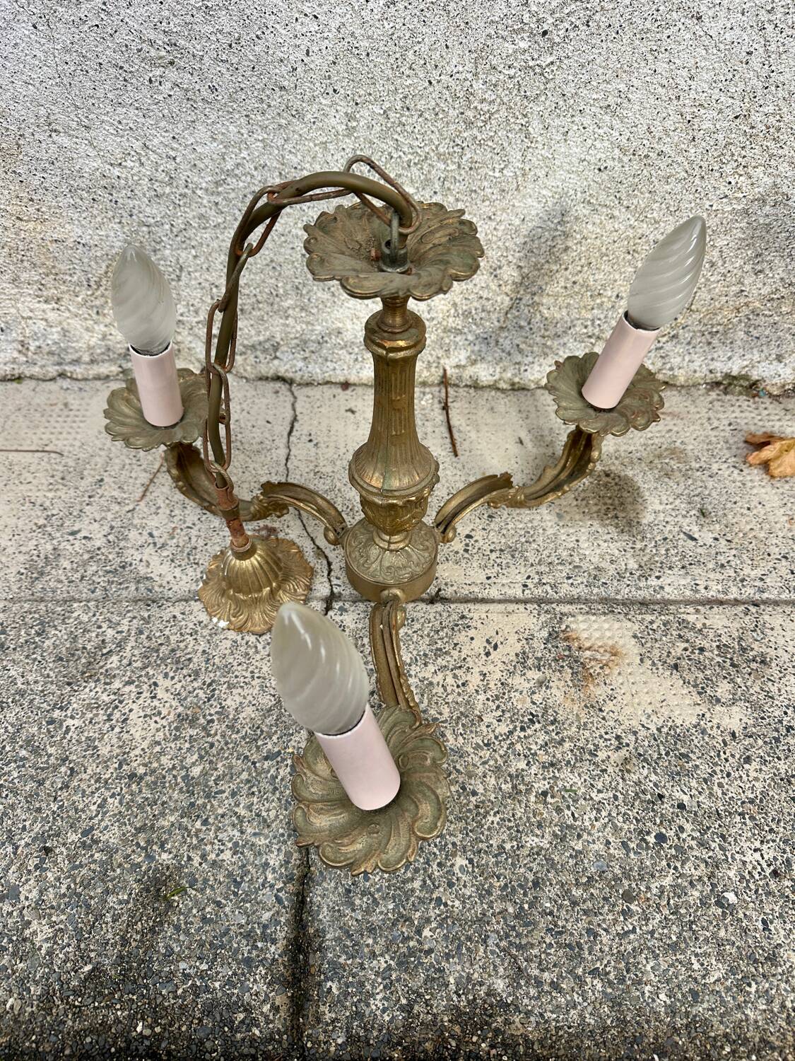 Antique Louis XV style chandelier in gilded bronze