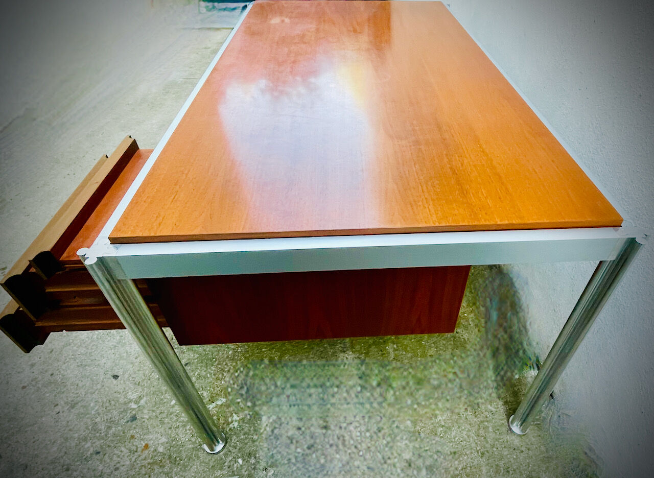 Large office of George Ciancimino in exotic wood and aluminum for Mobilier International
