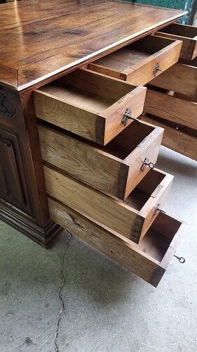 Ancien bureau 9 tiroirs en noyer de style gothique ref je