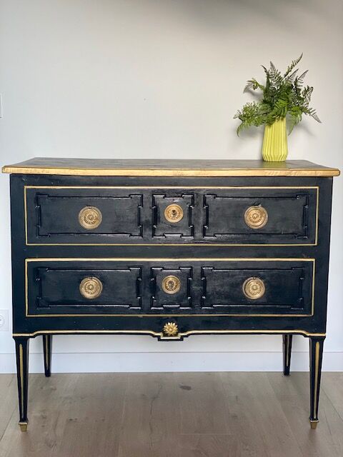 Painted chest of drawers