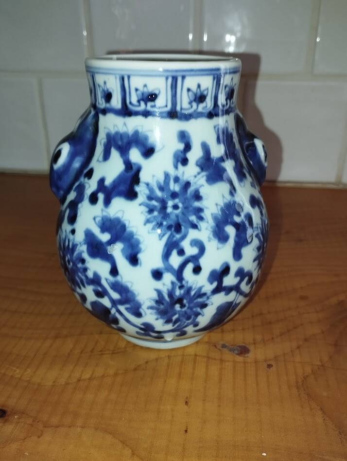 Rare vase in blue and white porcelain – handles sculpted as rabbit heads.