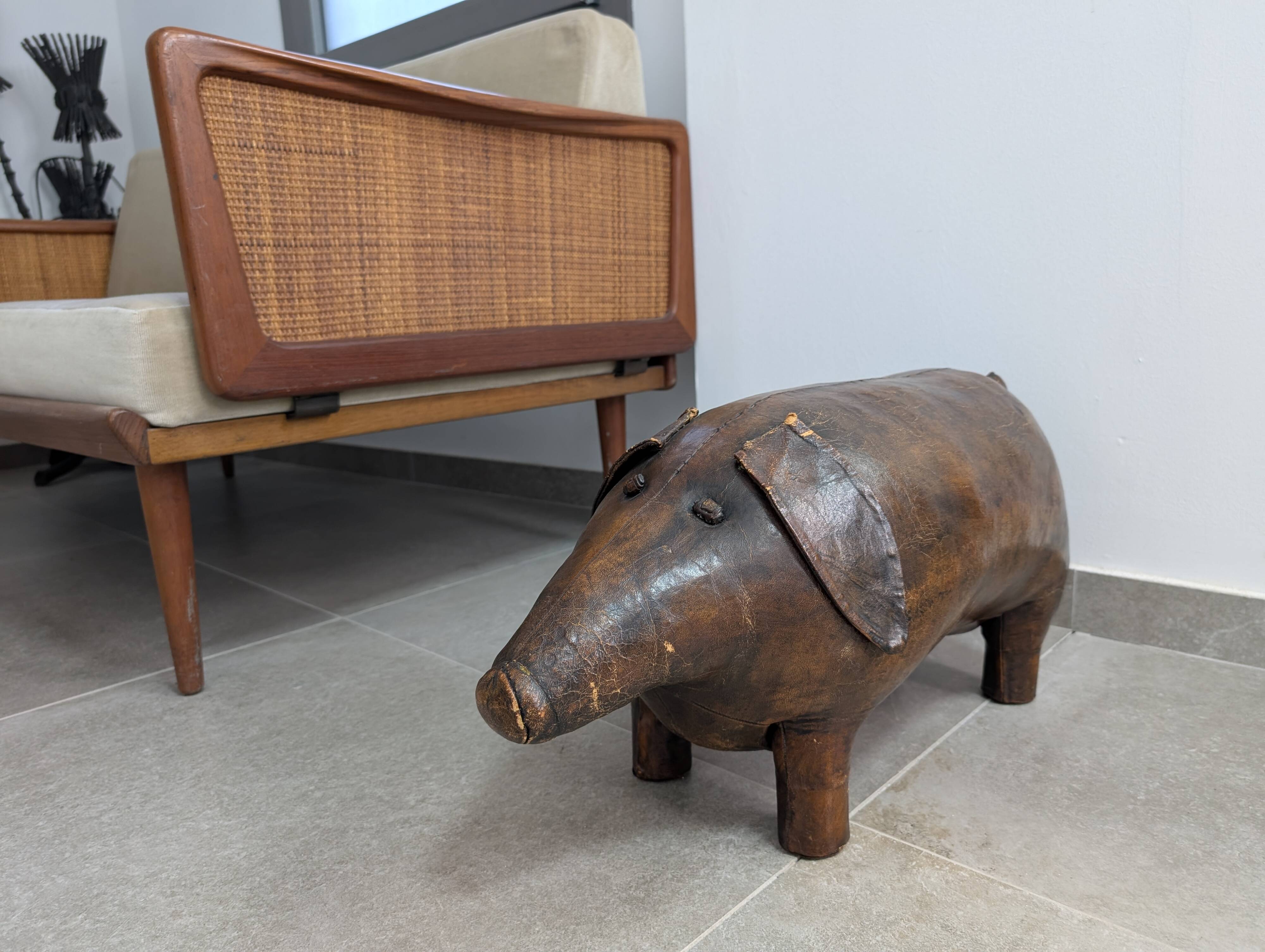 Leather pig ottoman  att dimitri omersa, 1960s