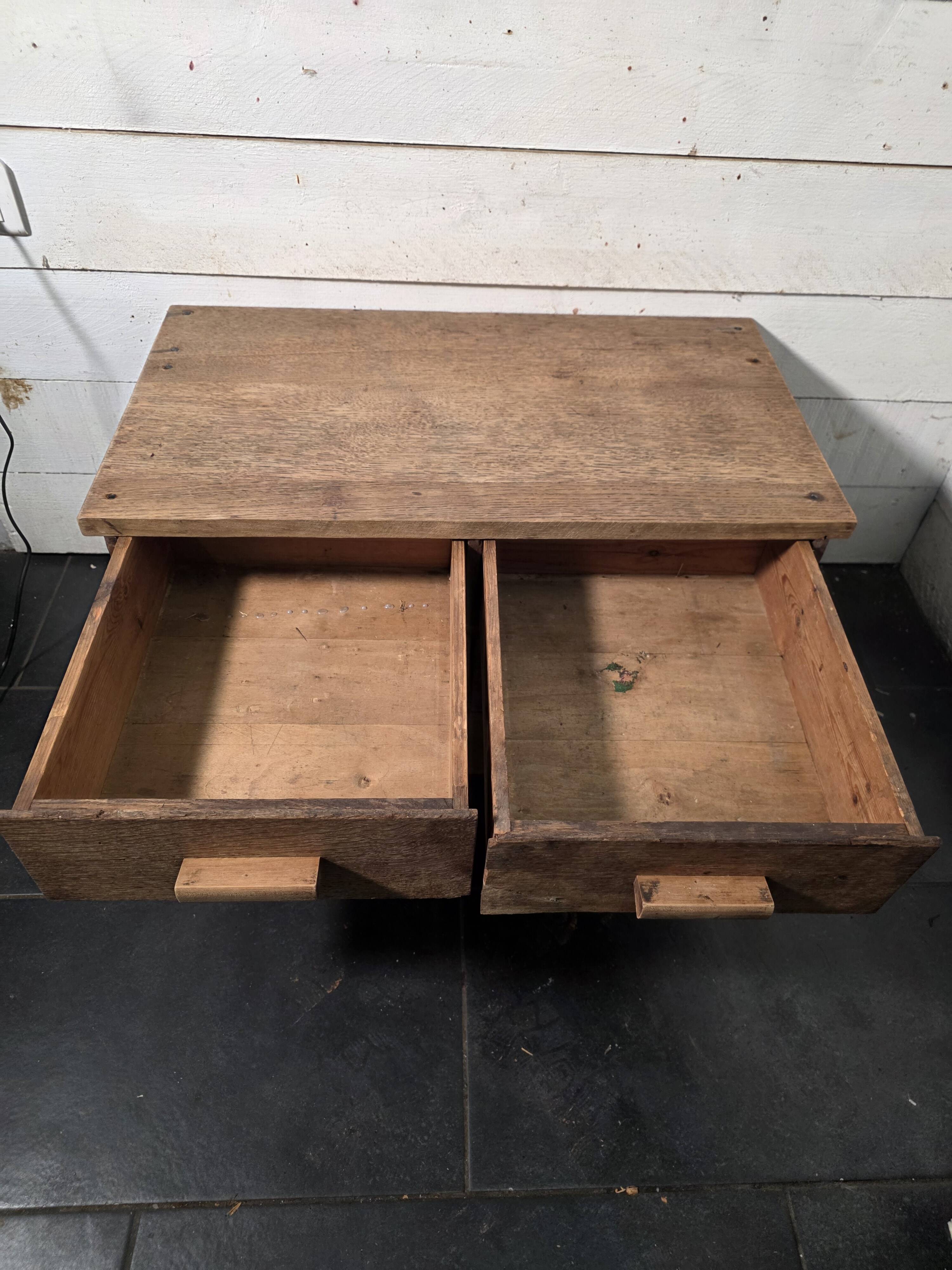 Antique workshop furniture with 6 drawers