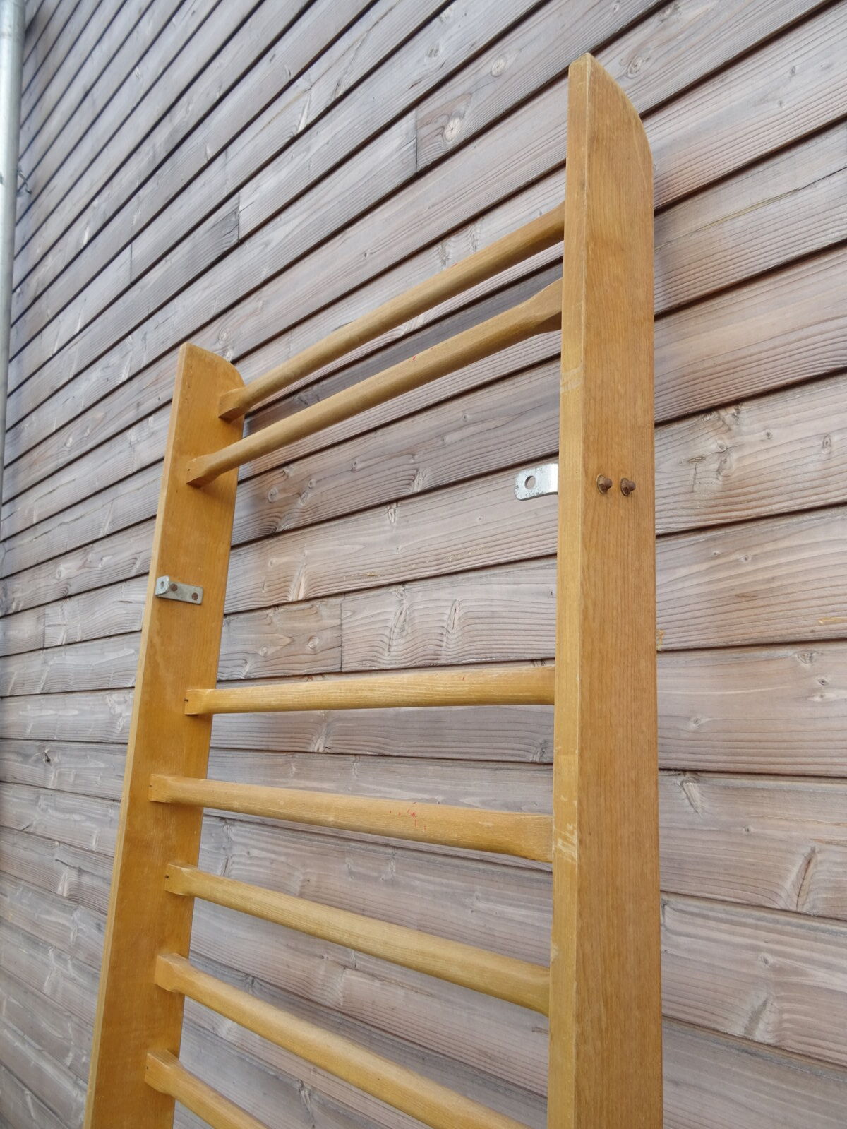 Gymnastics espalier in solid elm