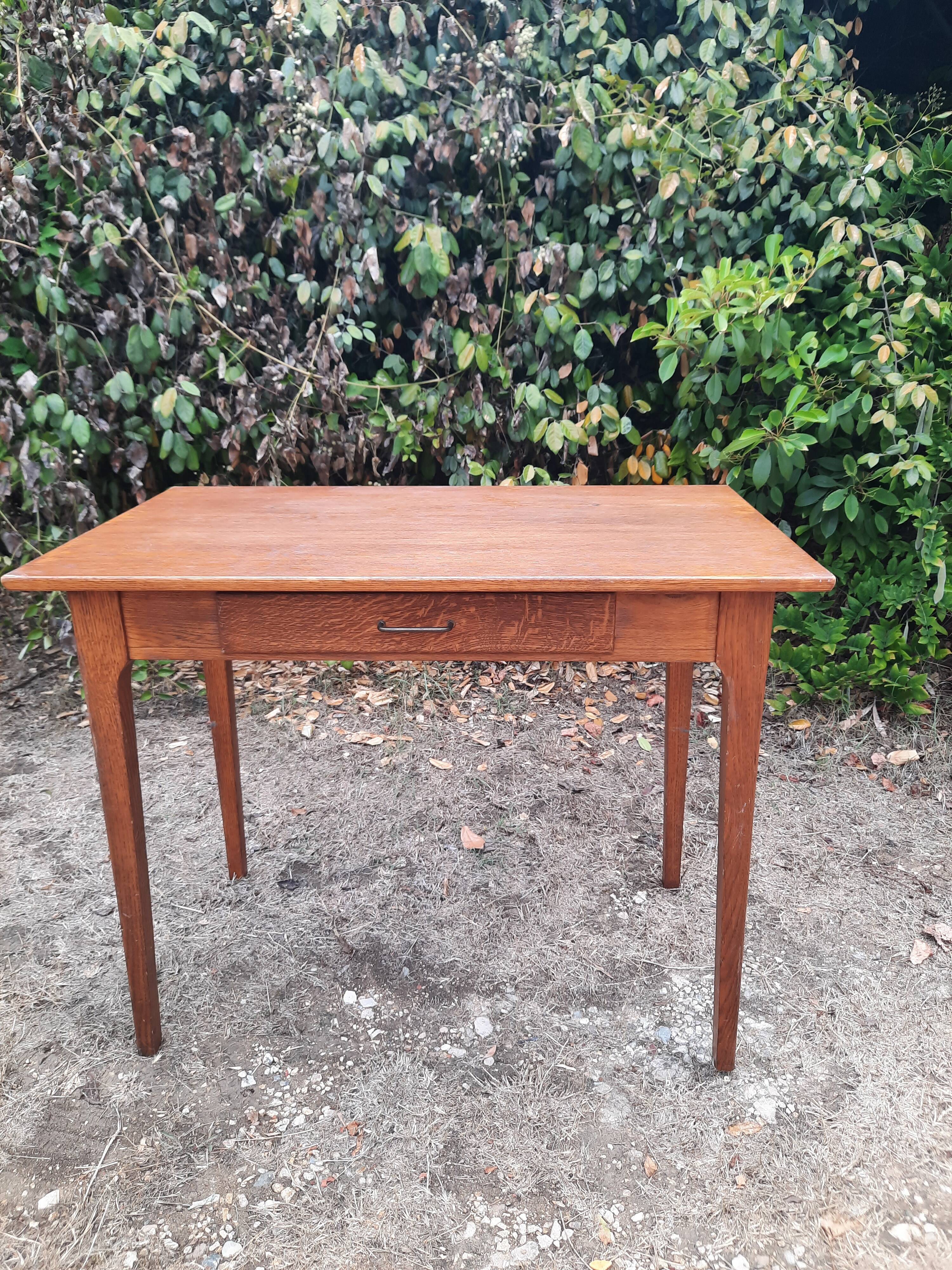 Table à écrire/table d'appoint
