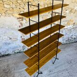 Wall system has 6 Scandinavian modular shelves