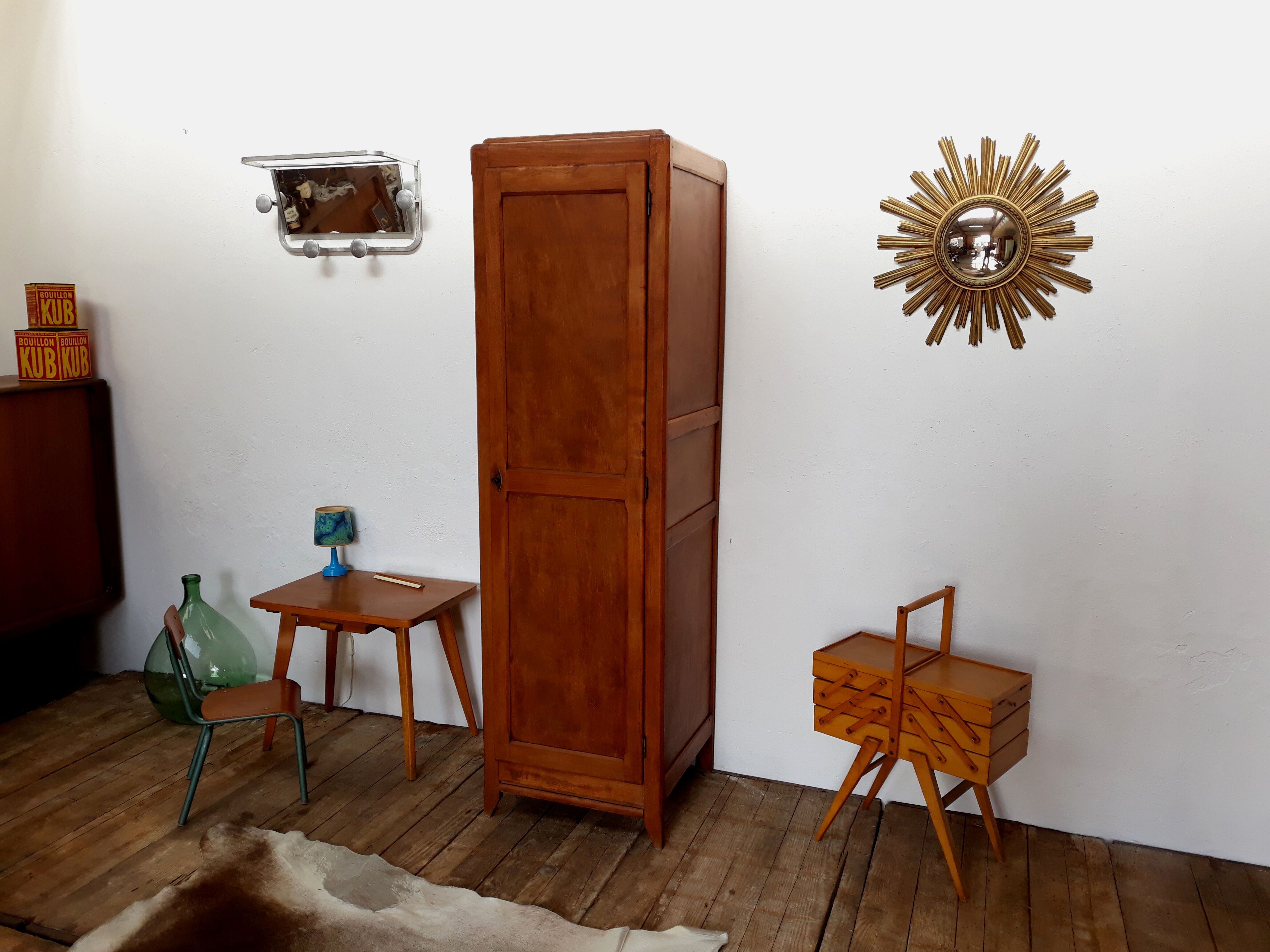 Armoire parisienne vestiaire vintage