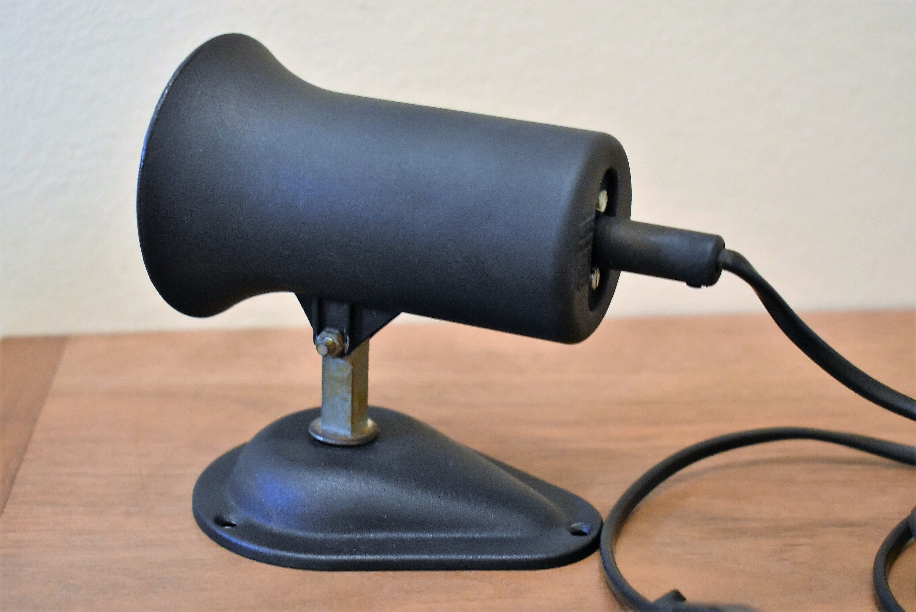 Black Lita wall light