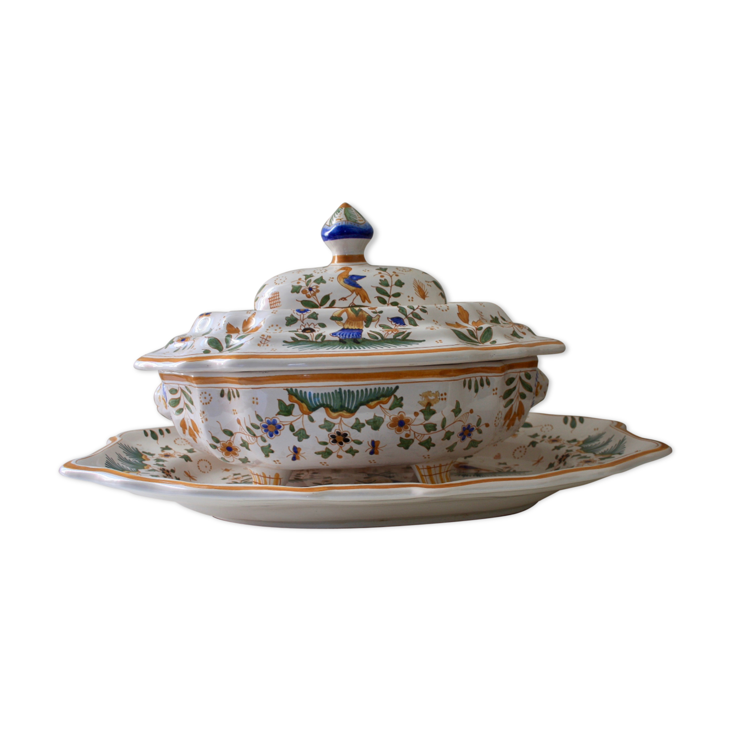 Dish and tureen Moustiers