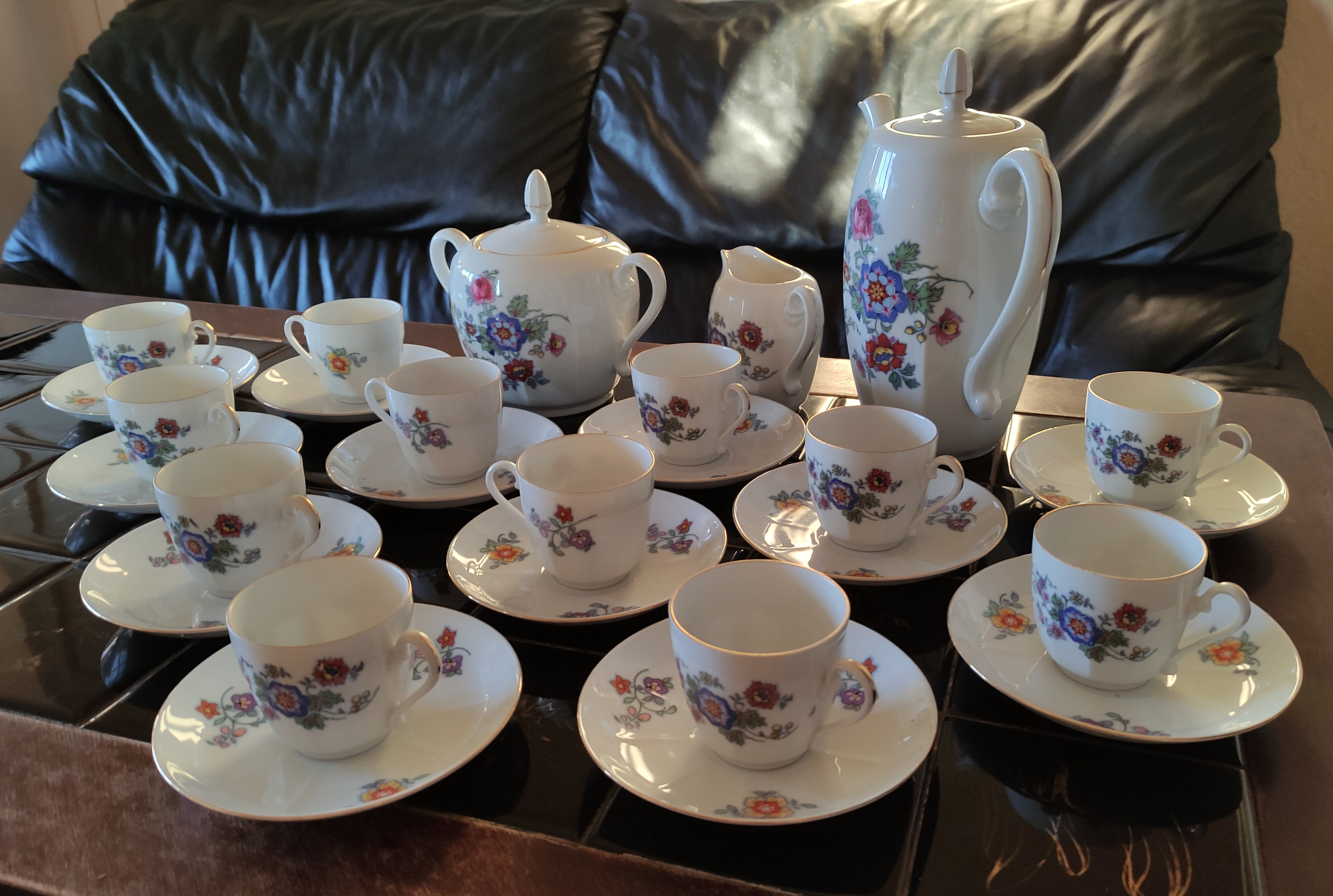 Coffee service for 12 pers. Victoria of the 20s