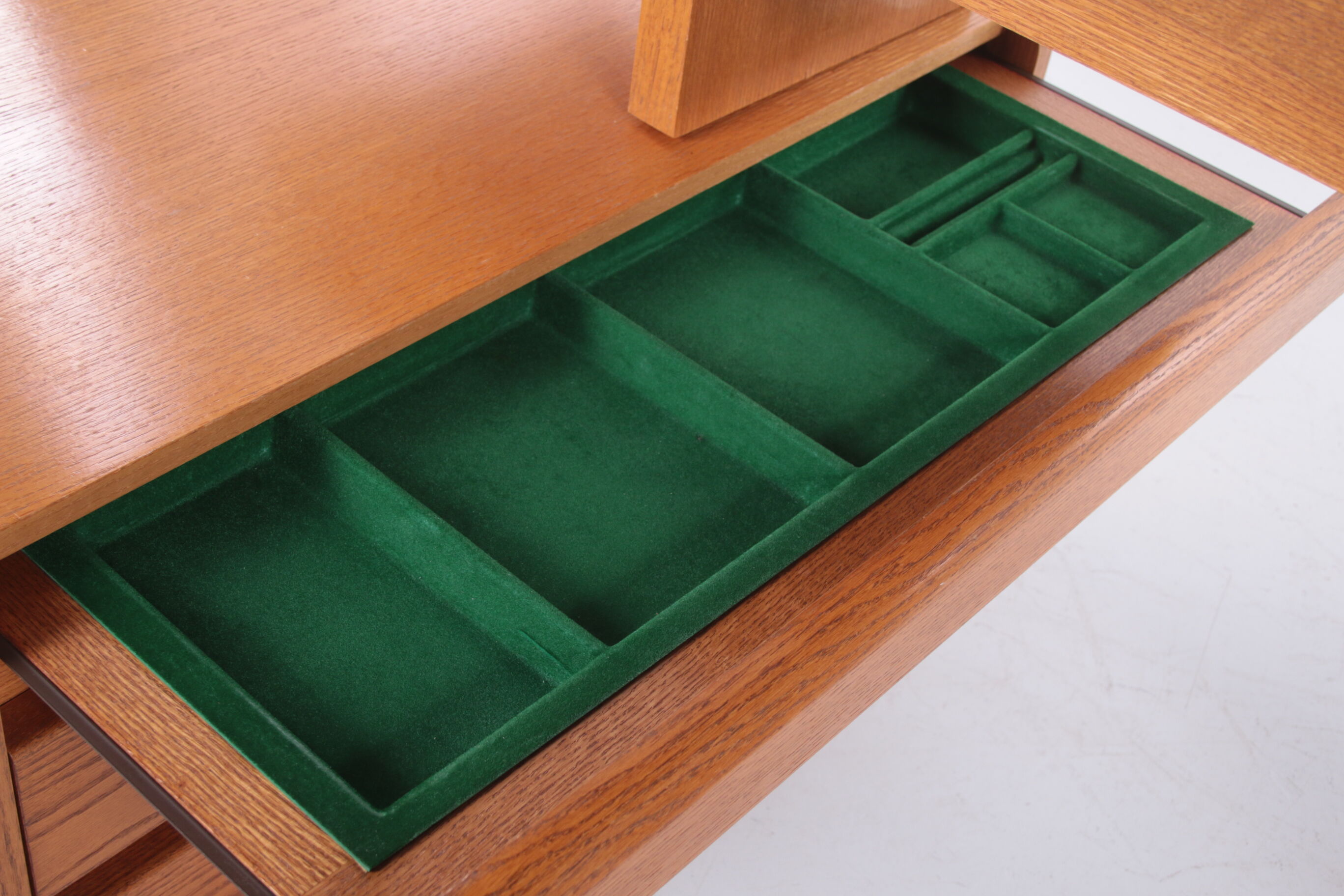 Bureau réglable en bois clair Moser
