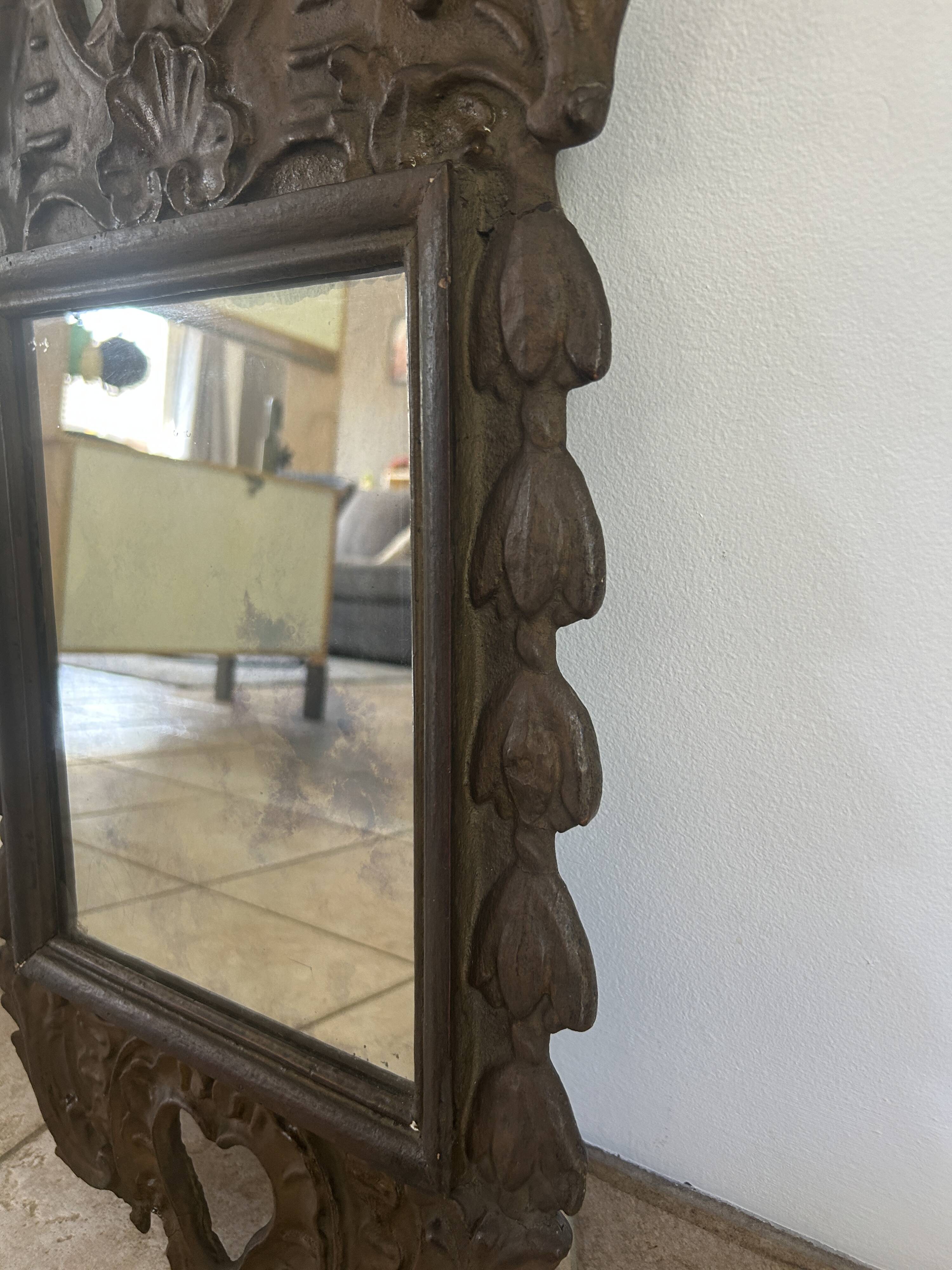 Miroir italien en bois du 18ème siècle
