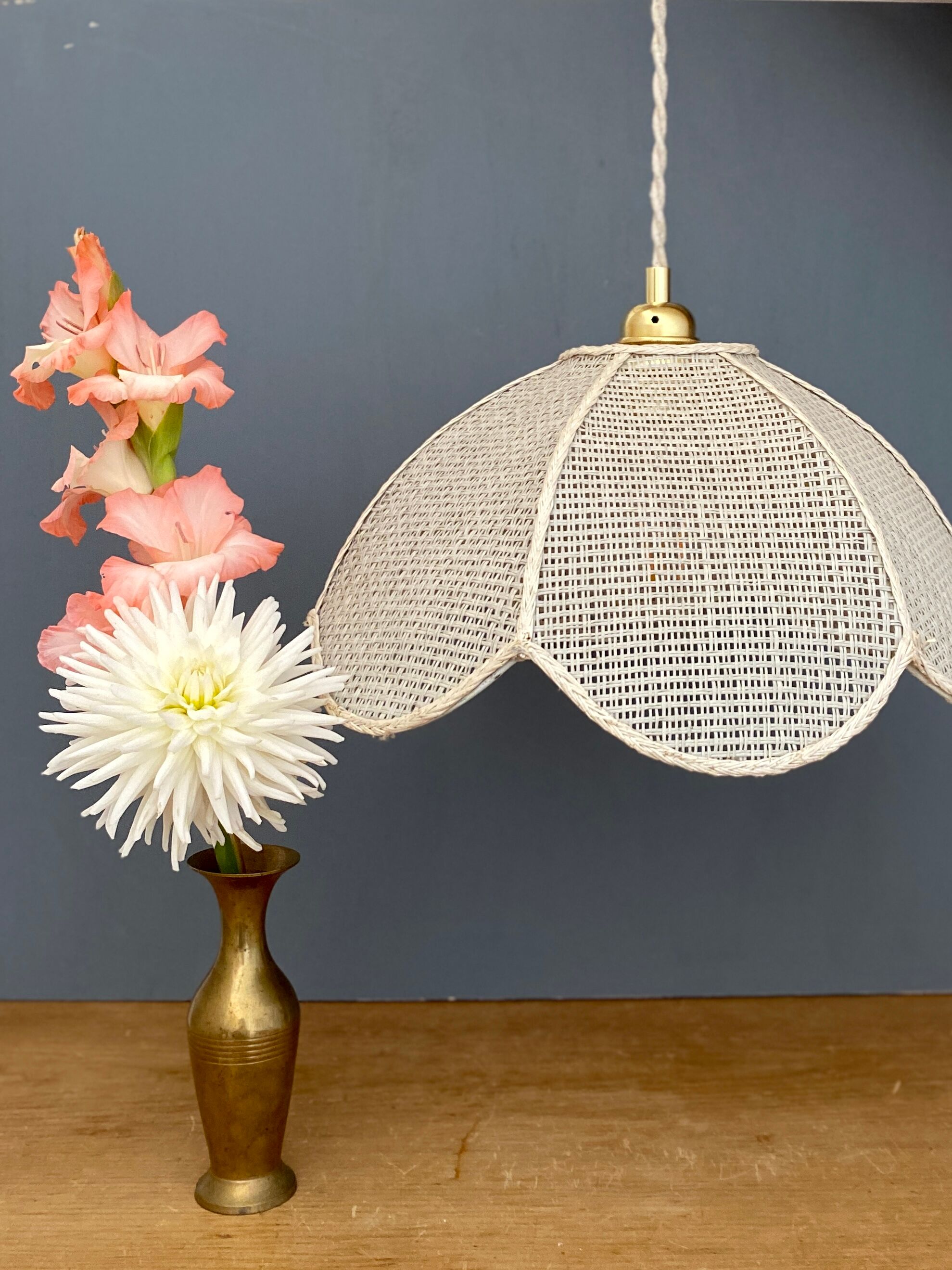 Suspension lamp vintage flower
