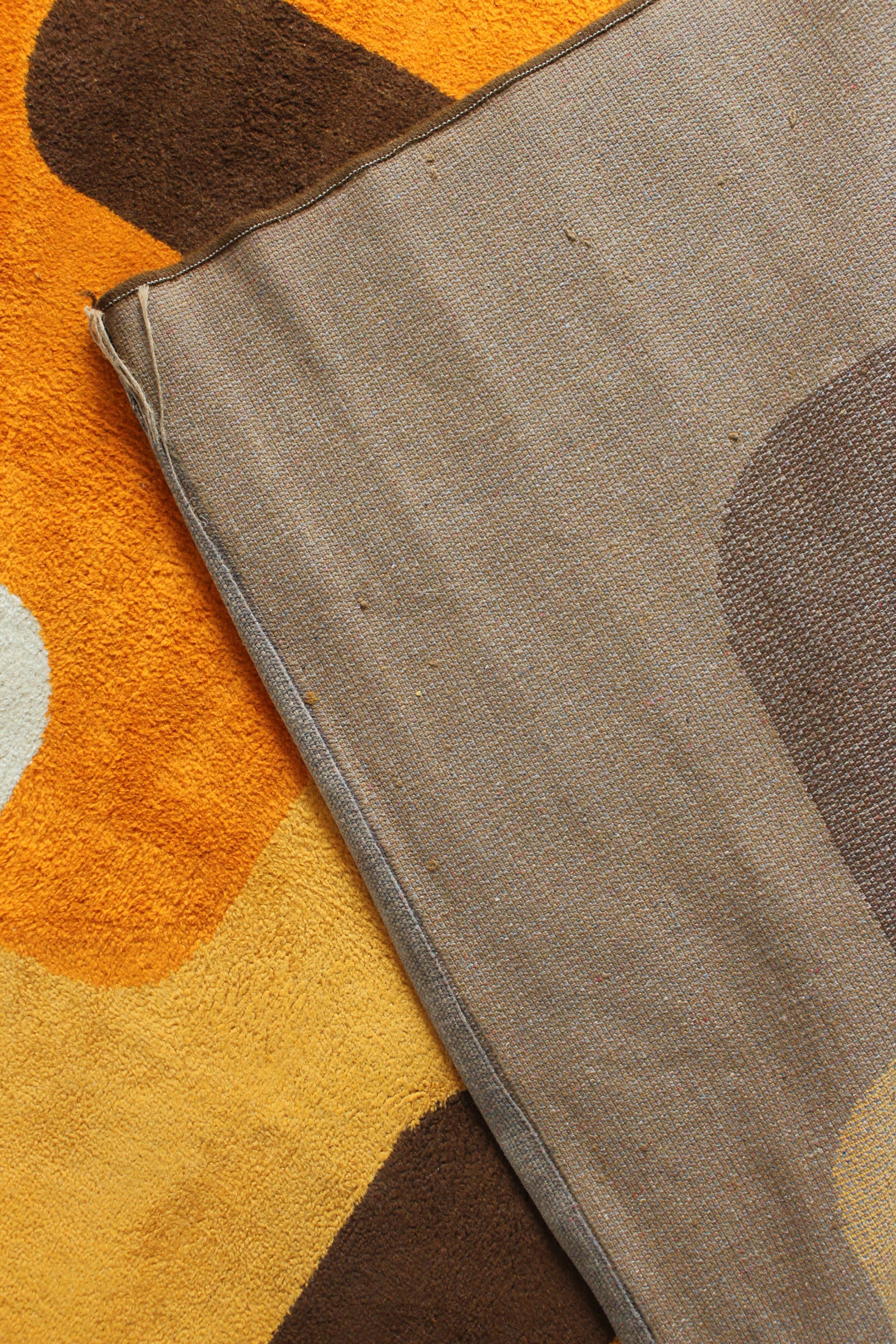 Carpet 1970 geometric shapes