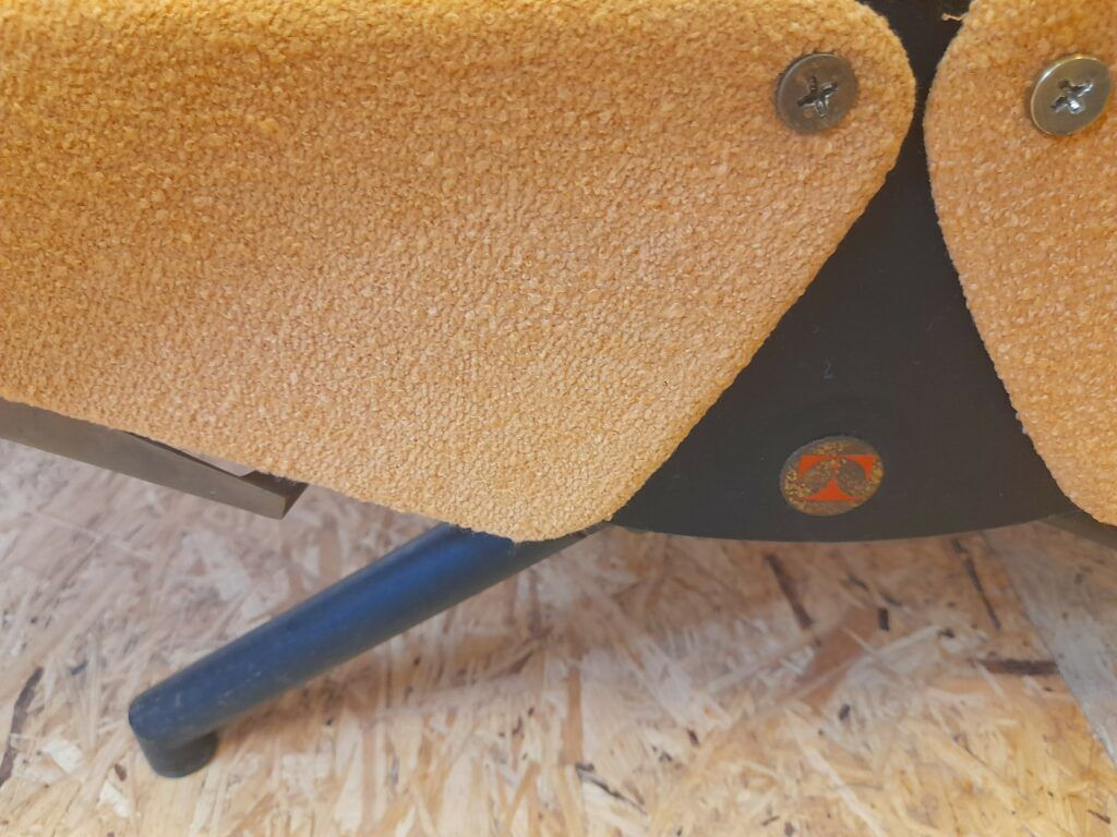 Tecno P 40 lounge chair