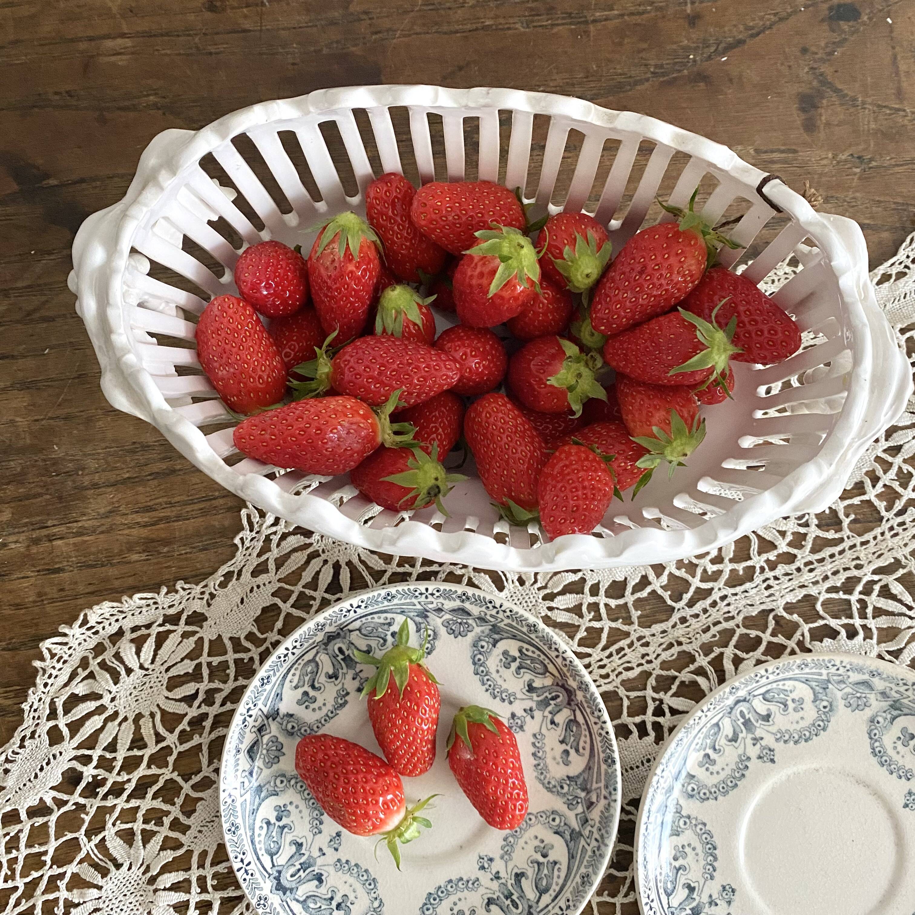 Malicorne Jules Moreau openwork basket