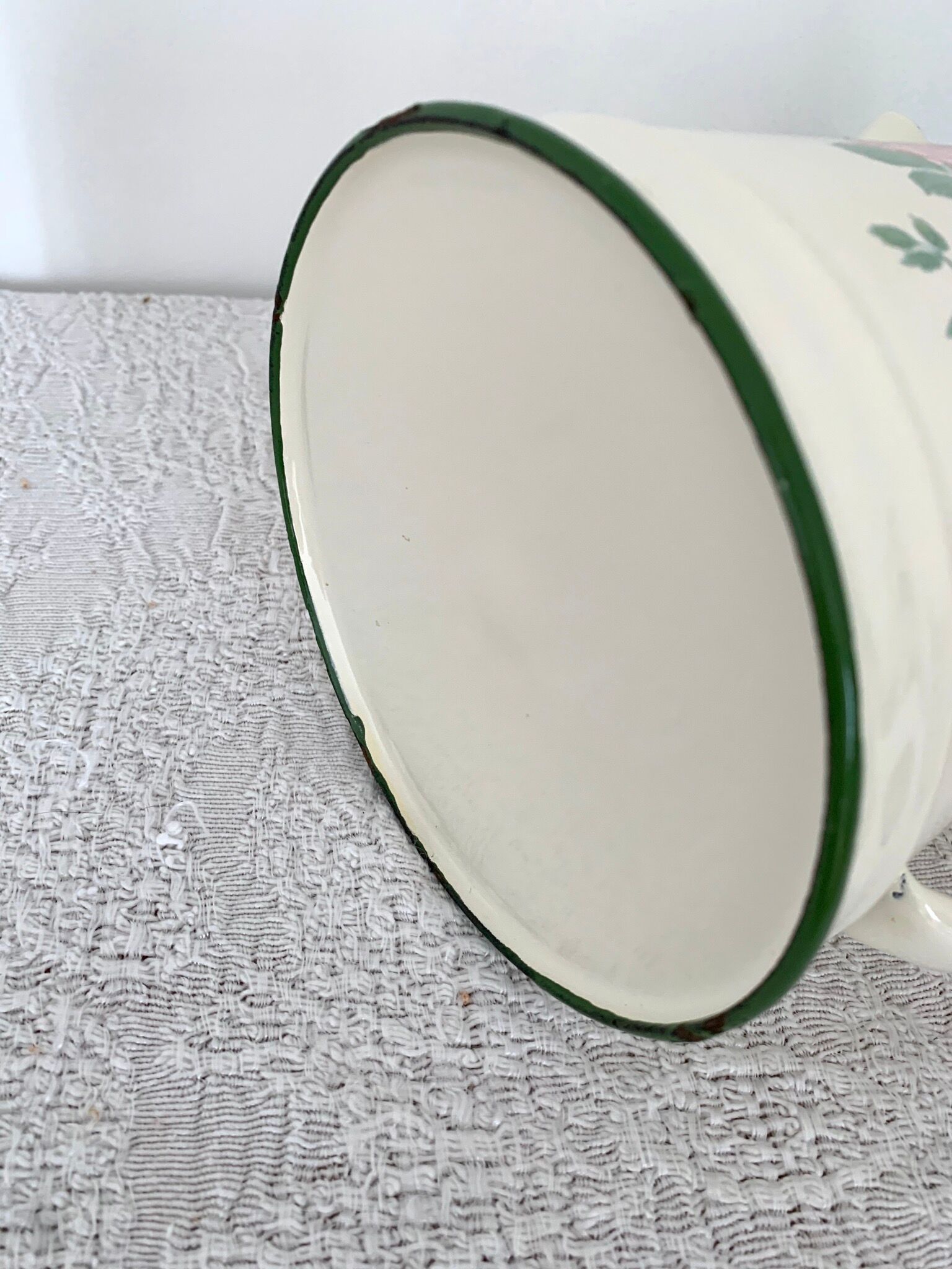 Enamelled coffee maker