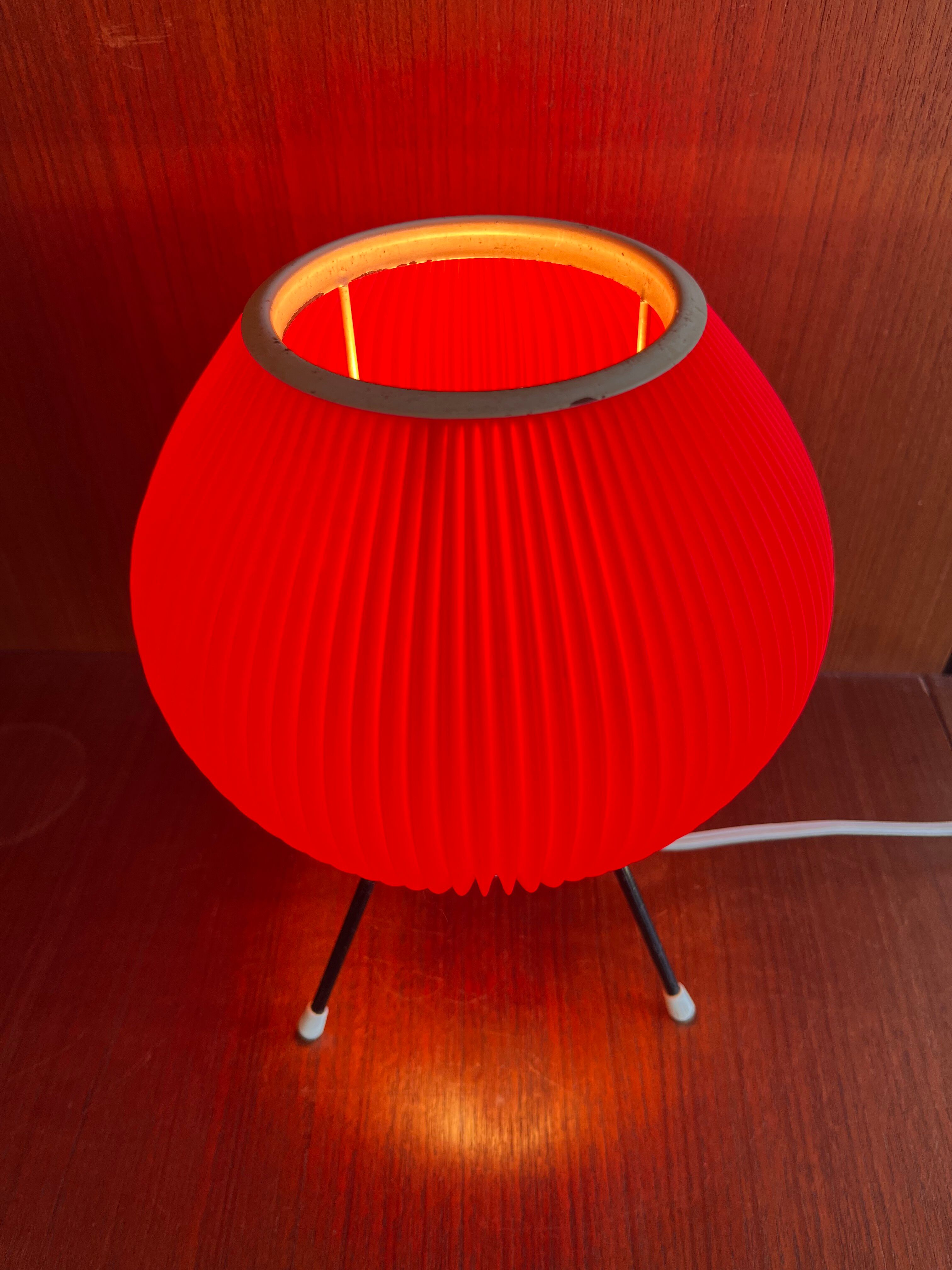 Tripod lamp, pleated red rhodoid, 1950s, 60s design