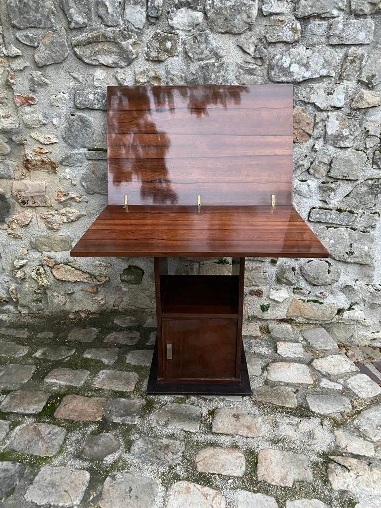 Art deco wallet table