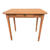 Petite table