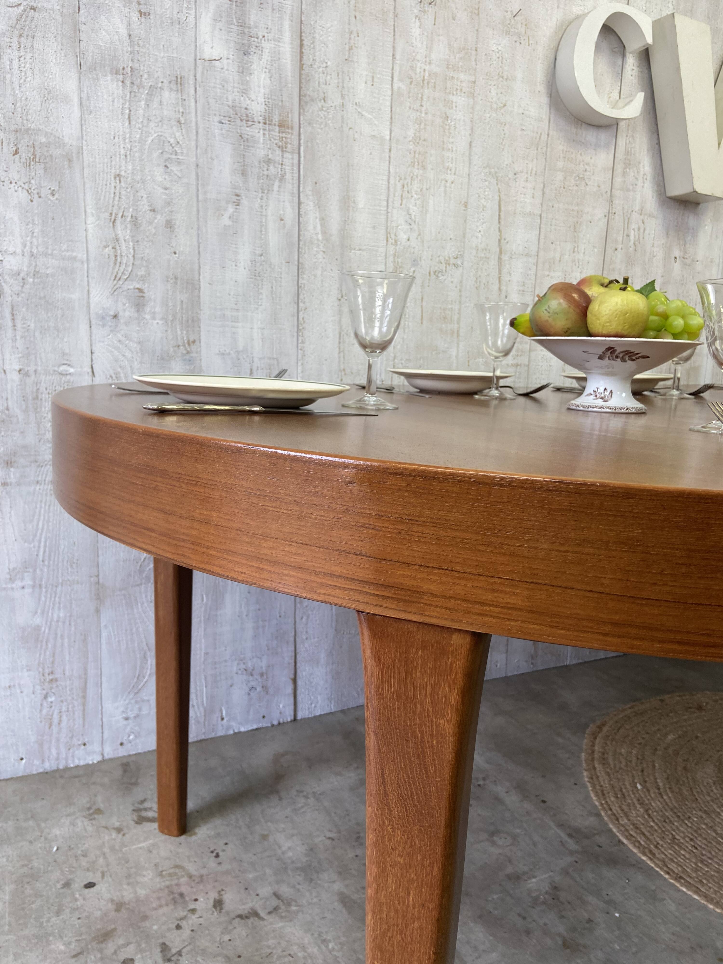 Vintage extendable table