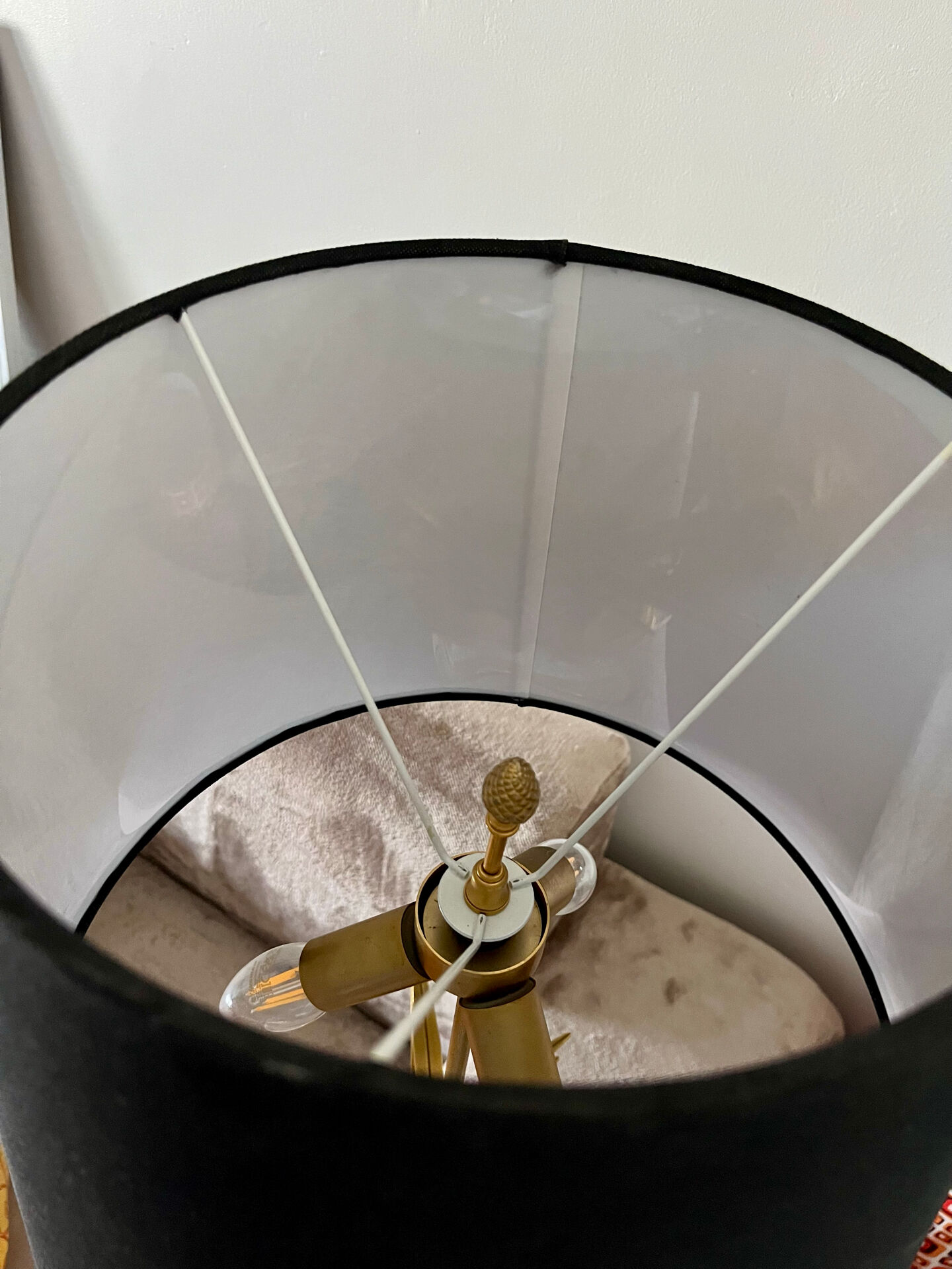 Table lamp