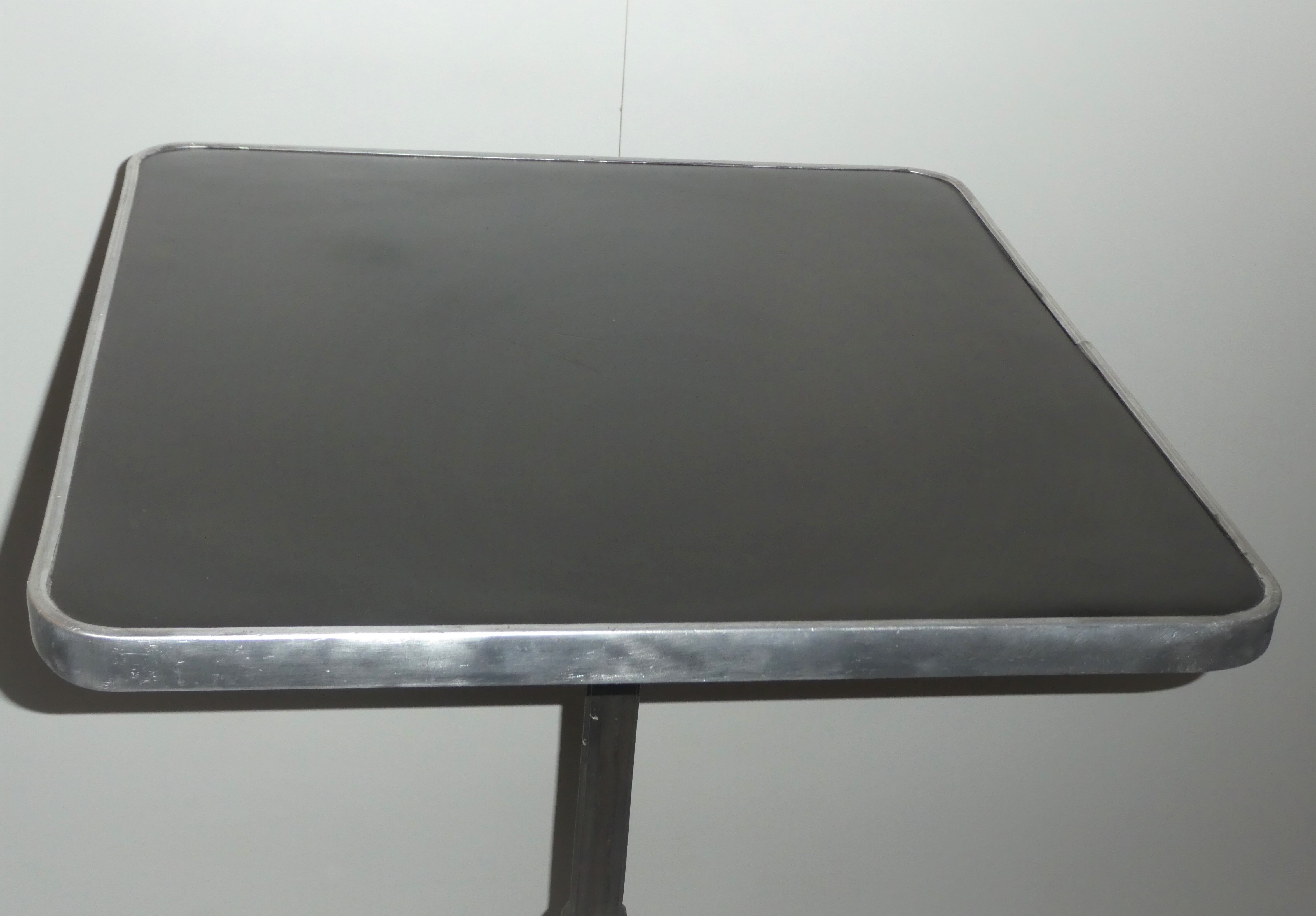 Eat standing art deco