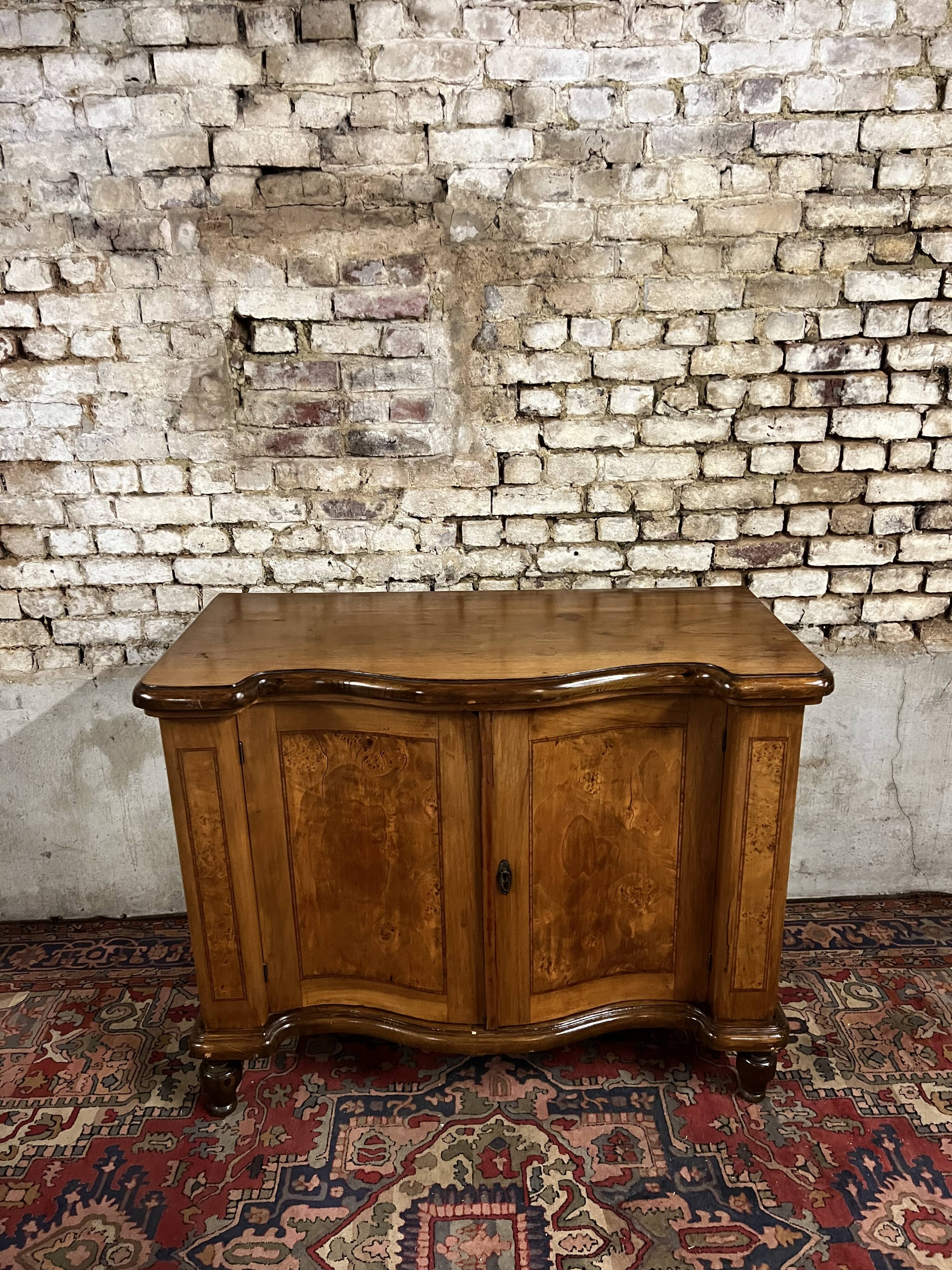 Curved dutch buffet in veneer wood xix eme century