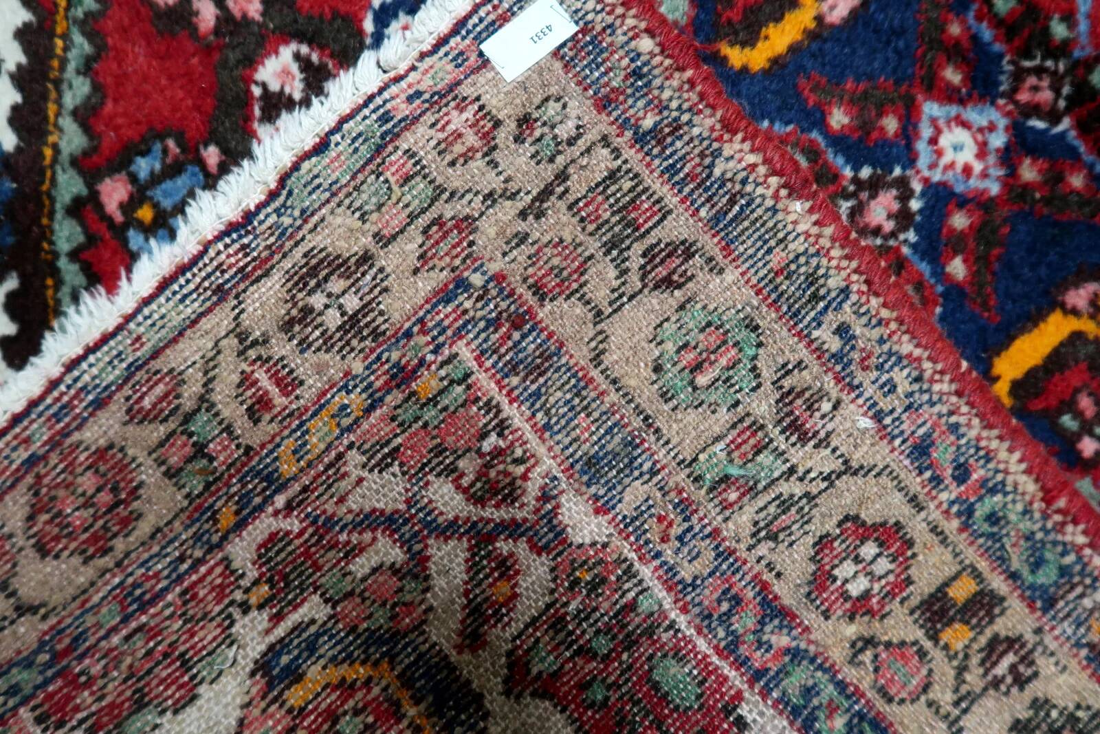 1950s handmade wool medallion rug, red and navy, 96 × 144 cm - 1C1290