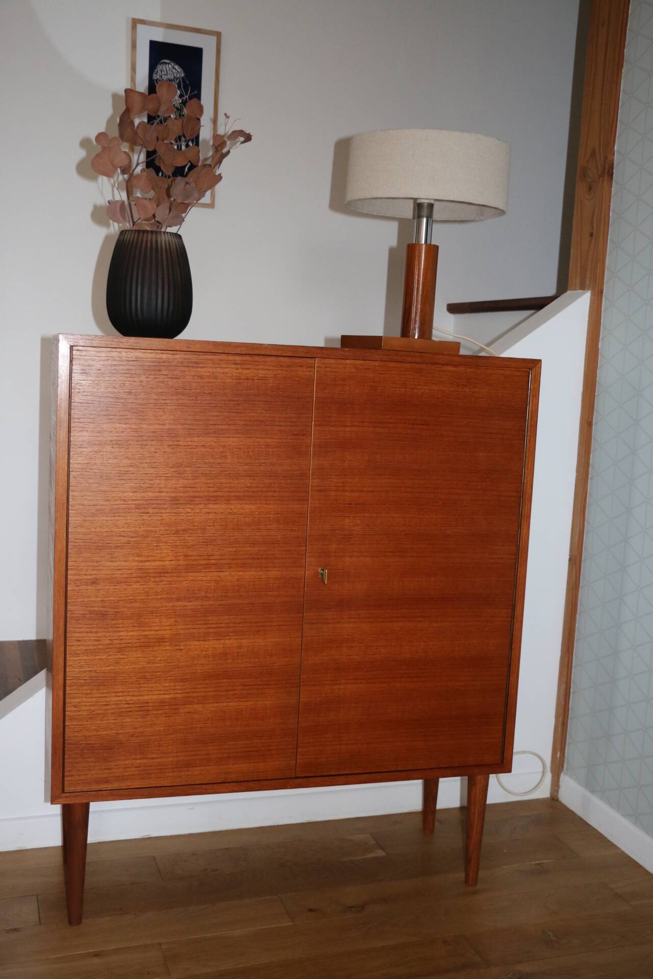 Console sideboard with 2 doors