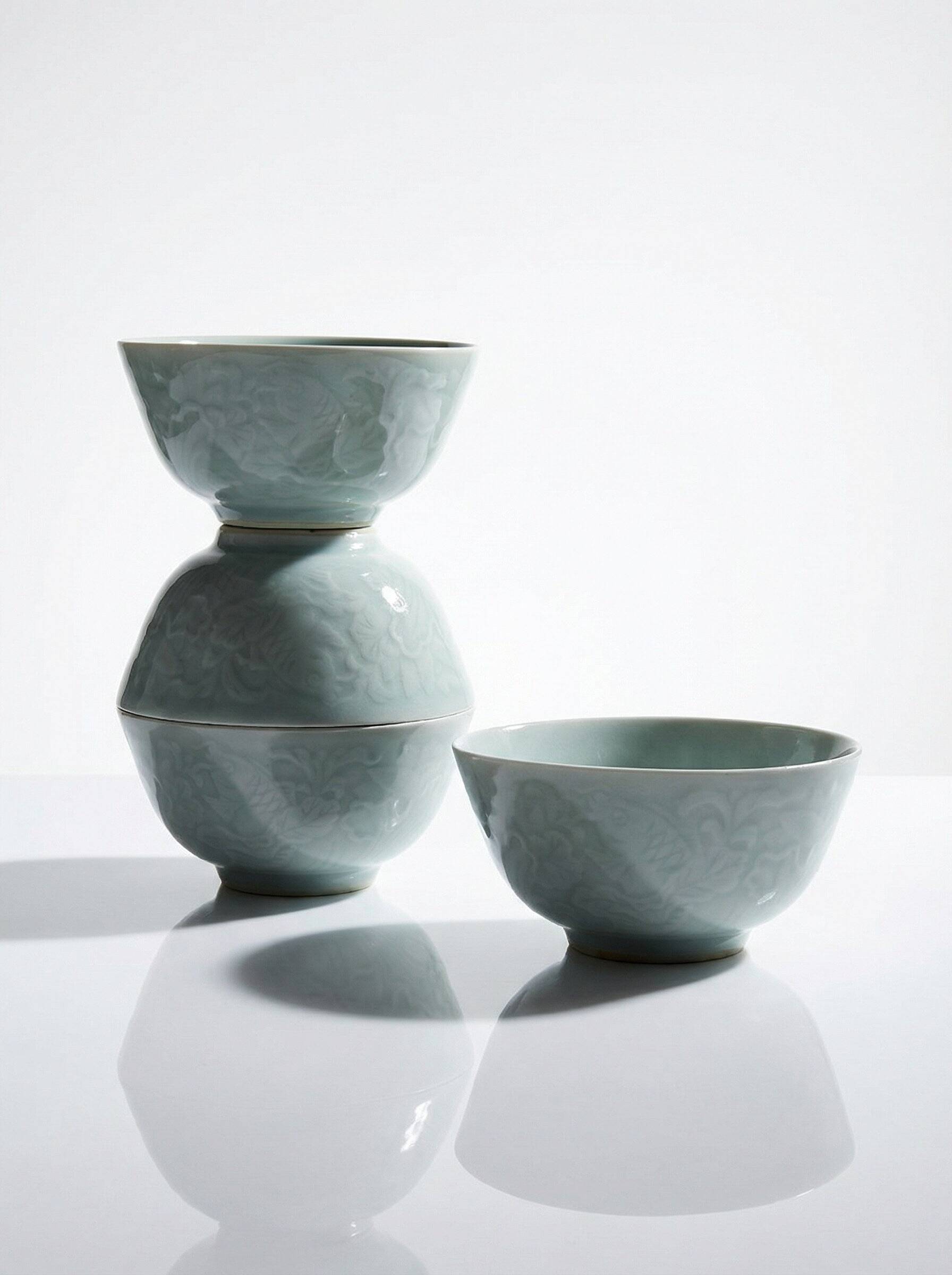 4 vintage Chinese rice bowls in celadon porcelain from the 70s-80s with reliefs of koi carp.