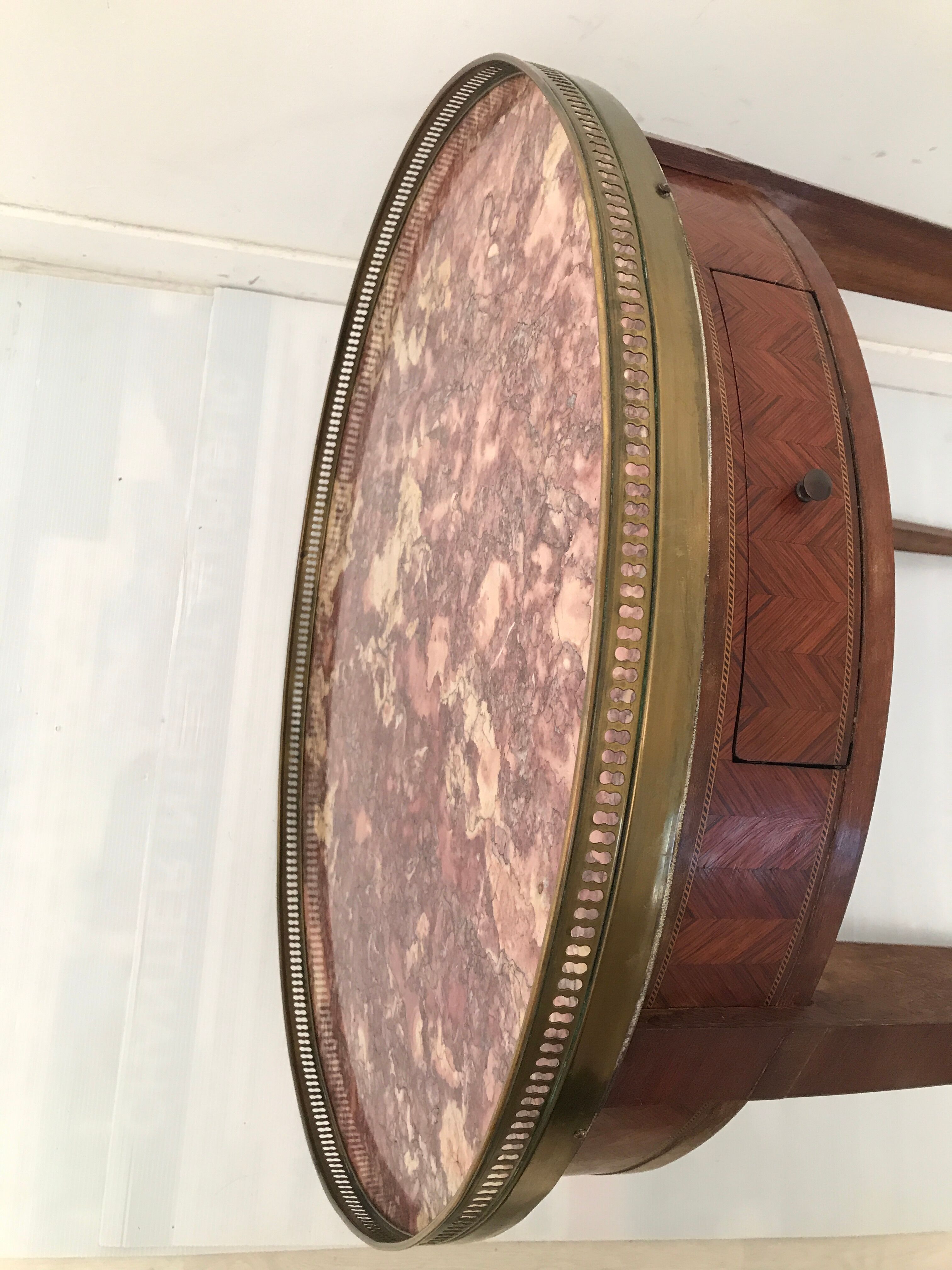 Table in wood, pink breo marble Louis XVI style