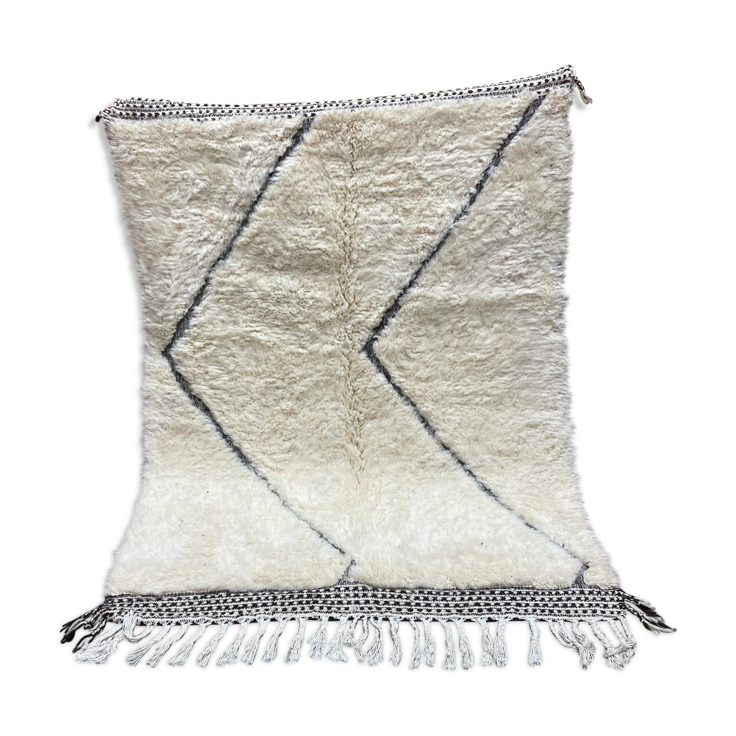 White embossed wool rug 123x165cm