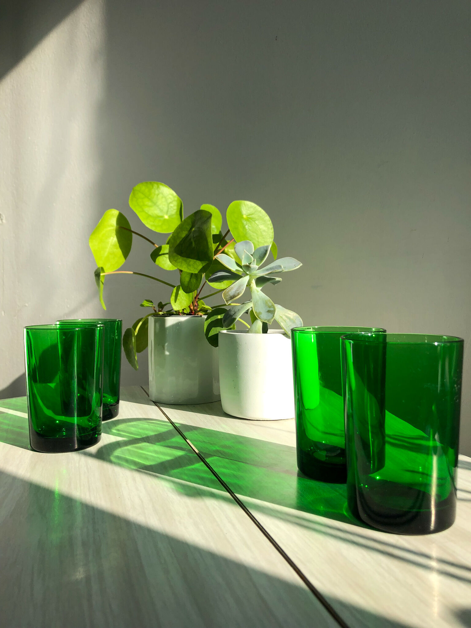Lot de 4 verres verts translucides style vereco