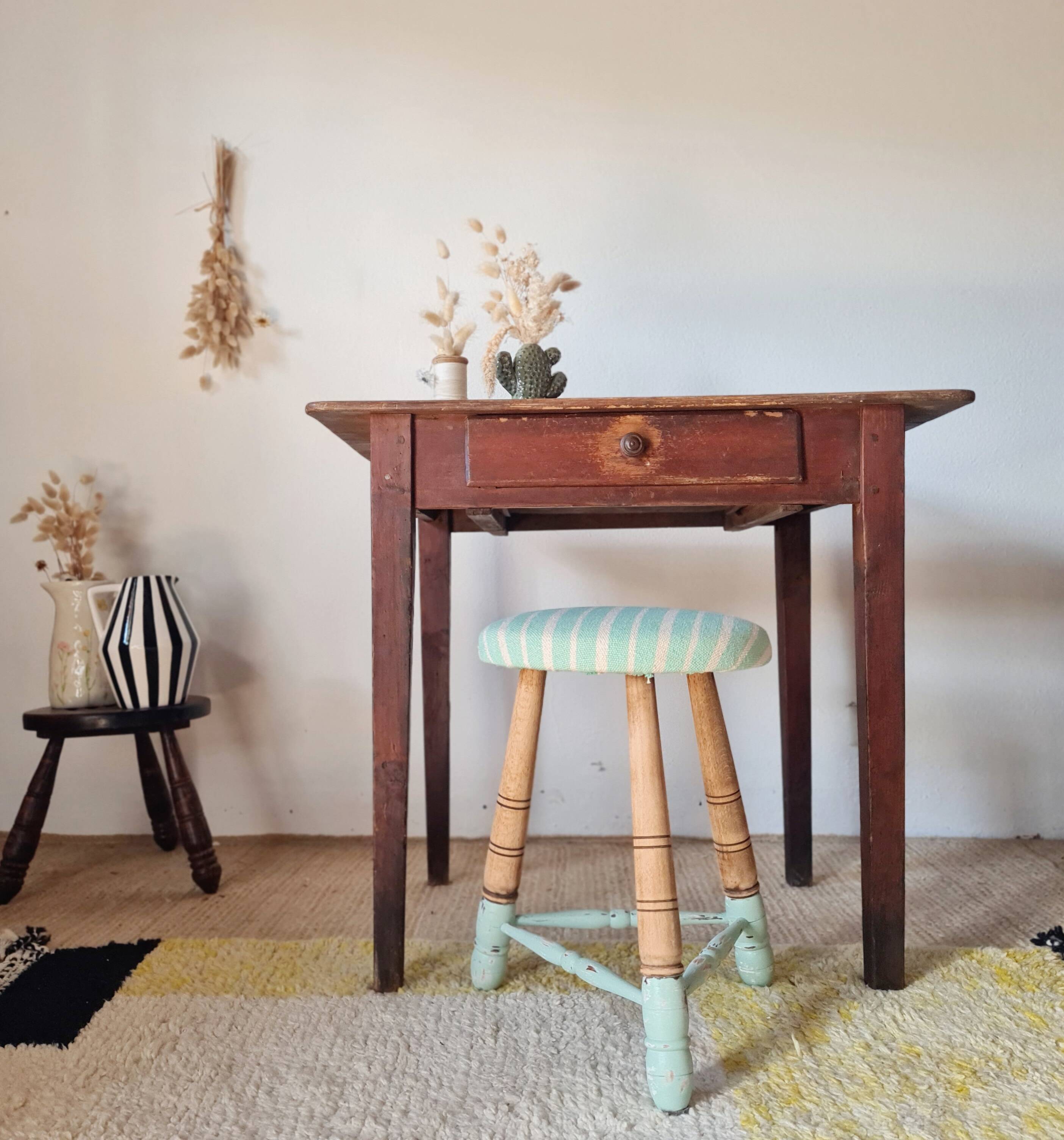 Small antique farmhouse table in wood – vintage rustic desk