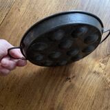Set of 2 metal snail dishes